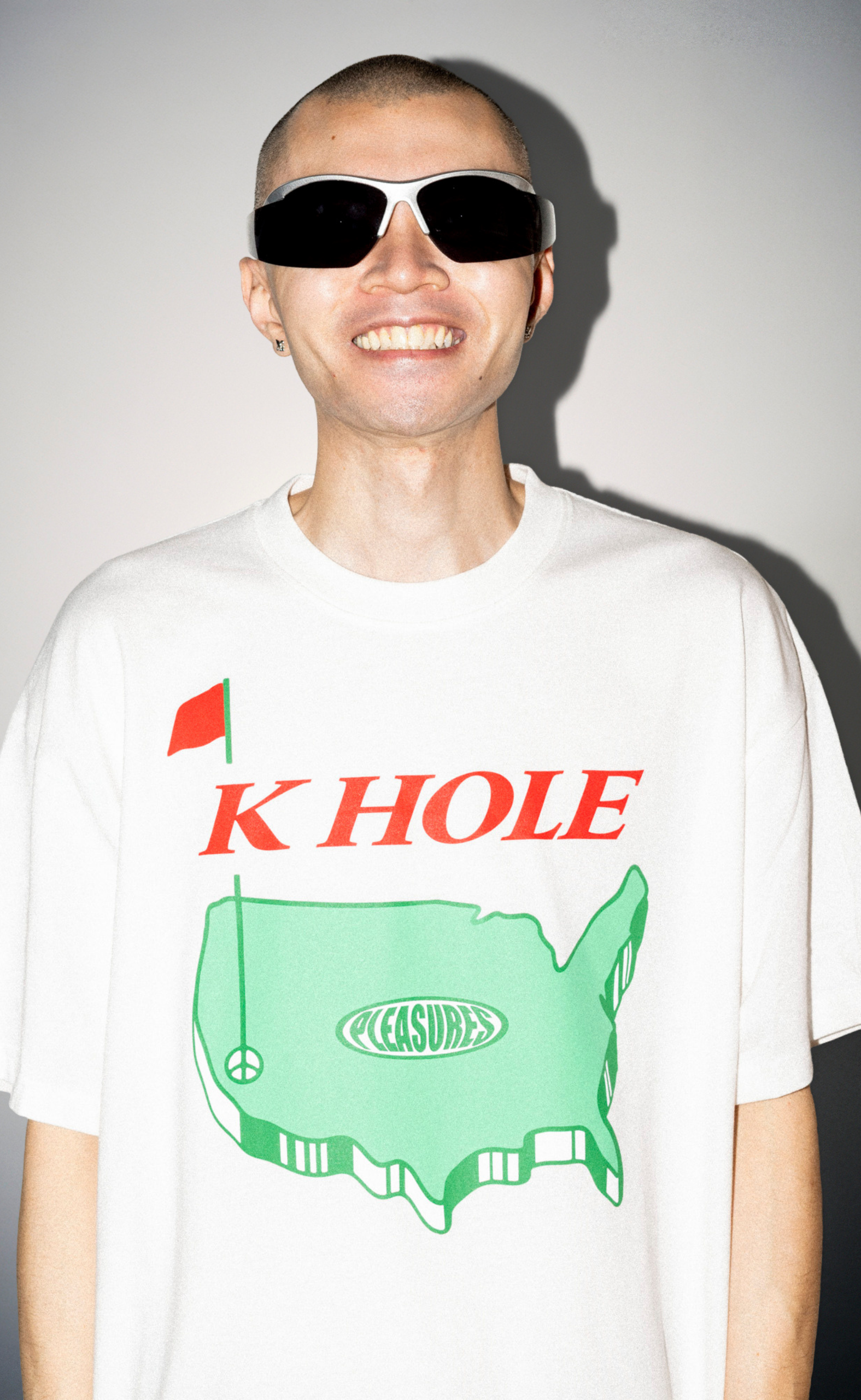 HOLE WHITE T-SHIRT