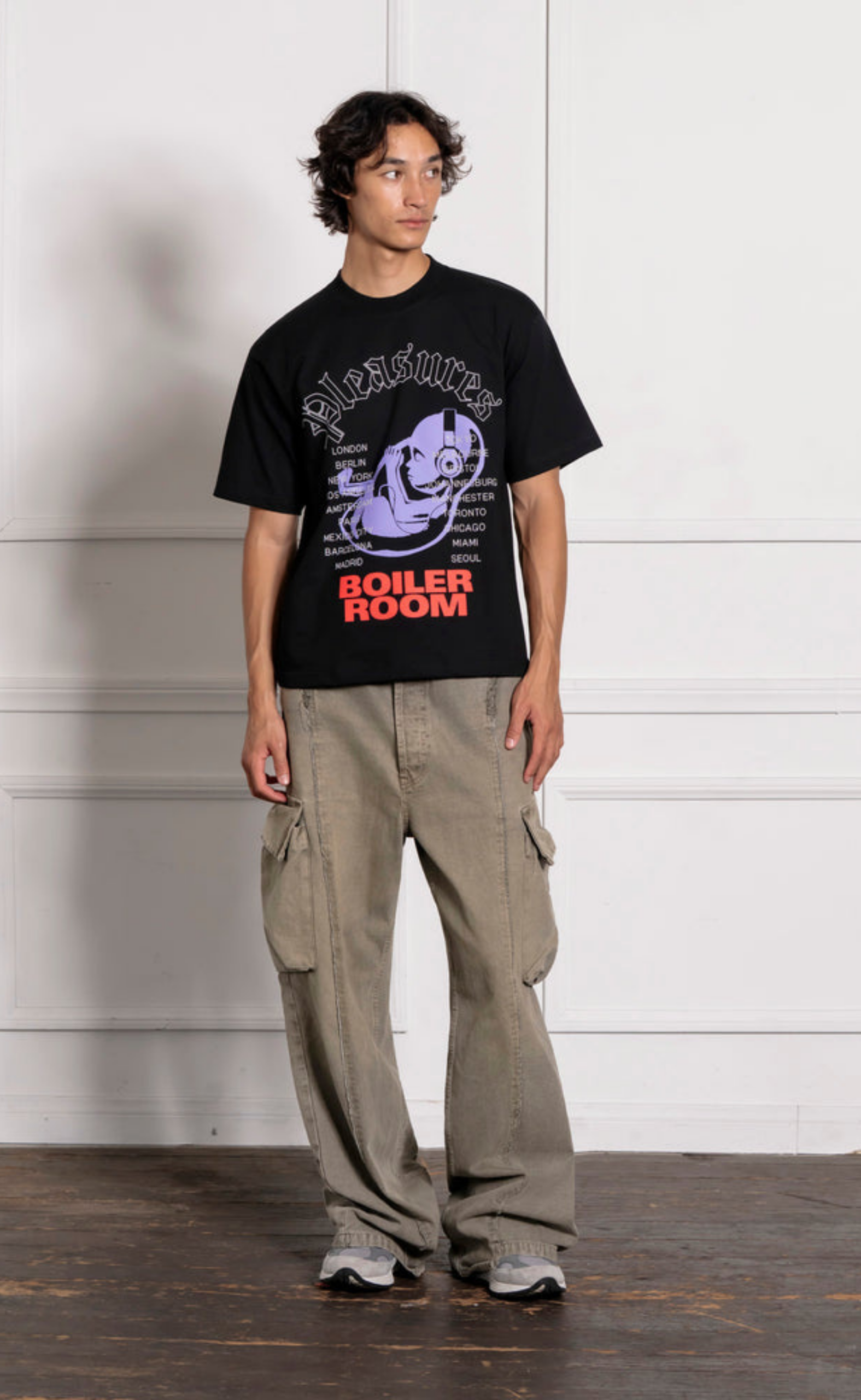 HEADPHONE BLACK T-SHIRT