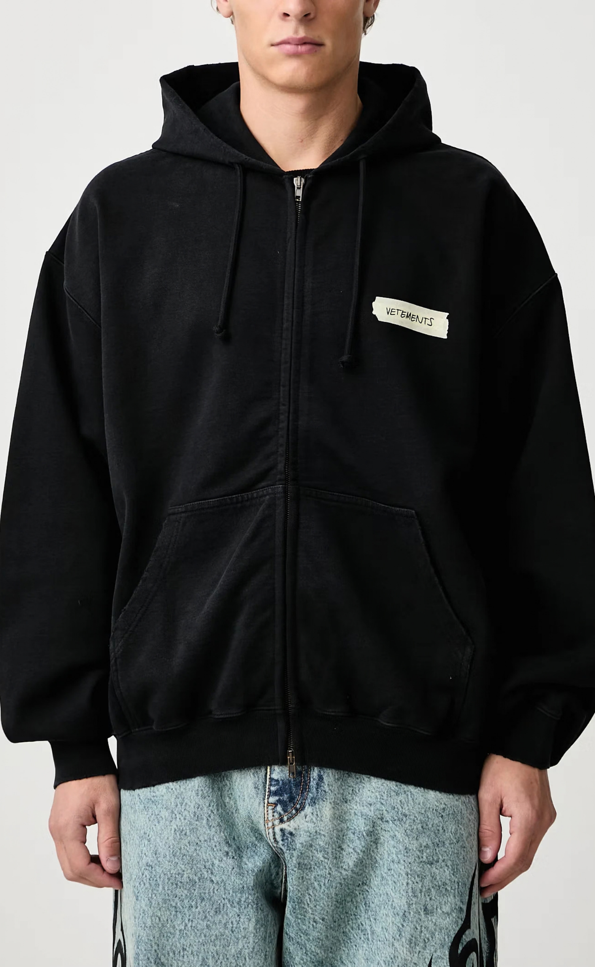 SCRIBBLED LOGO ZIP WASHED BLACK HOODIE