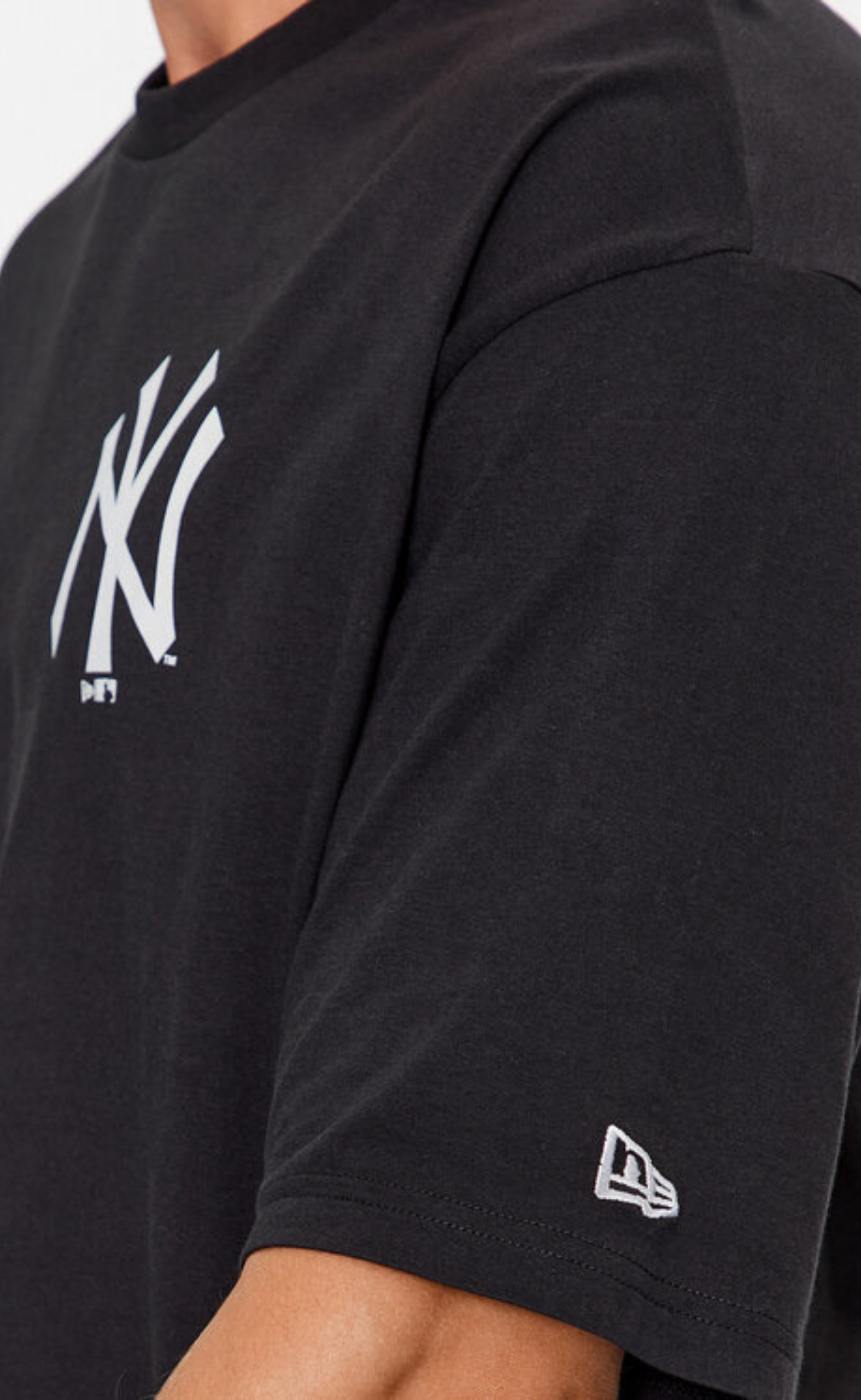 NEW YORK YANKEES MLB ESSENTIALS LC OS BLACK T-SHIRT