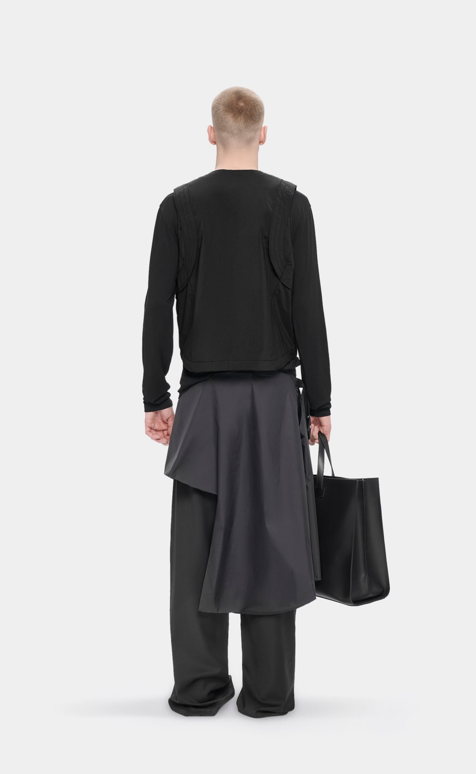 HELIOT MOTILITY BLACK VEST