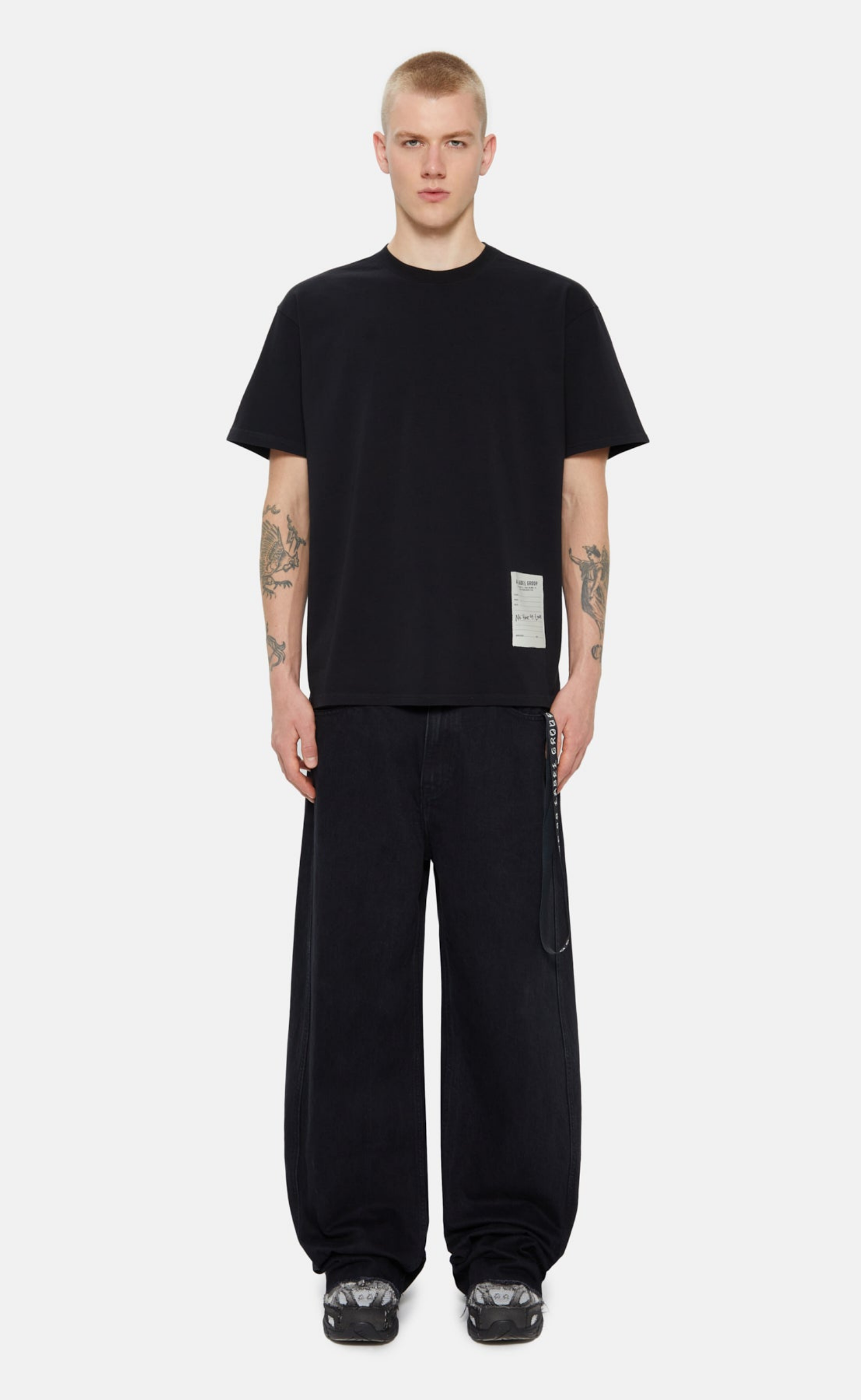 LABEL BLACK T-SHIRT