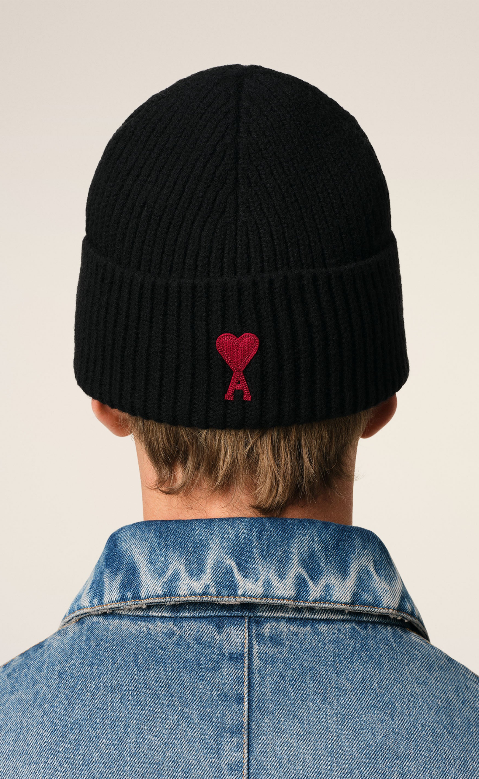 AMI DE COEUR BLACK BEANIE