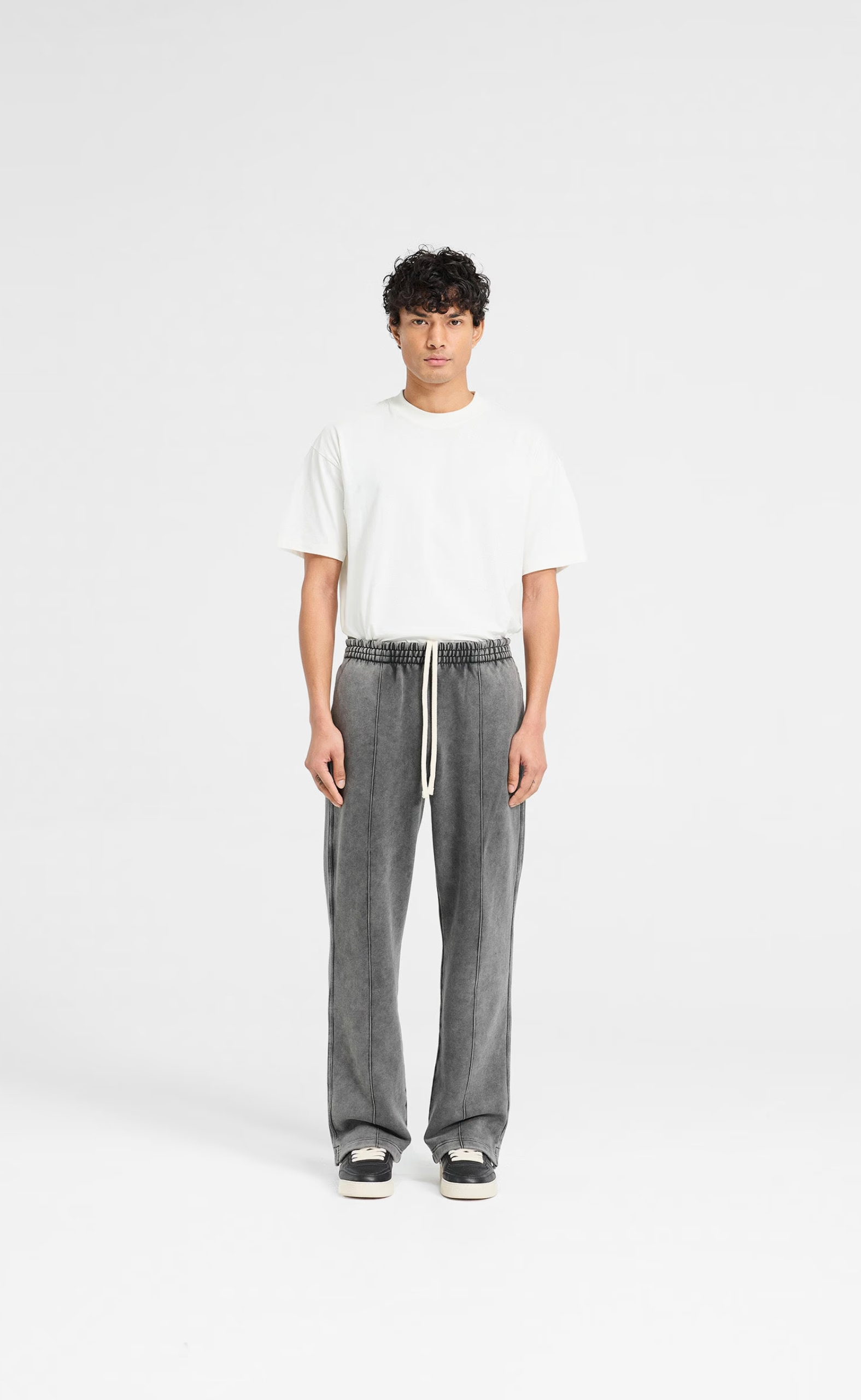 INITIAL WINTAGE GREY SWEATPANTS