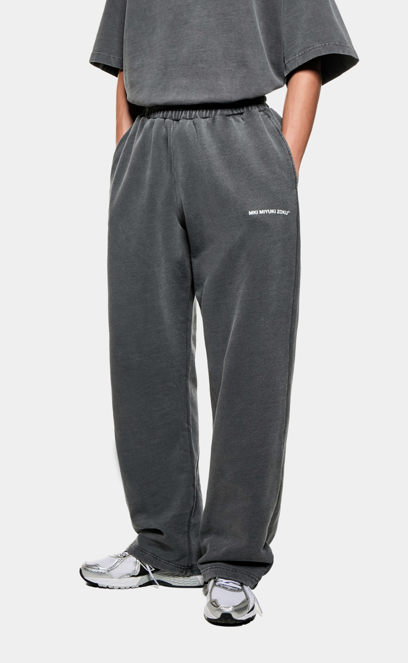 UNIFORM WIDE LEG PIGMENT BLACK SWEATPANTS