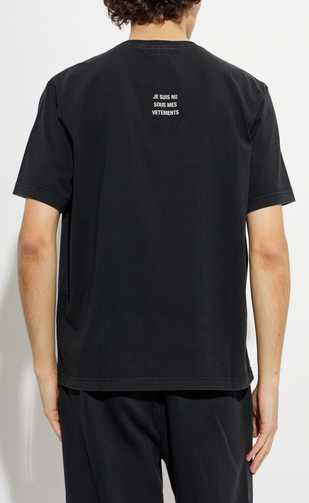 I AM NAKED UNDER MY CLOTHES REGULAR FIT WASHED BLACK T-SHIRT