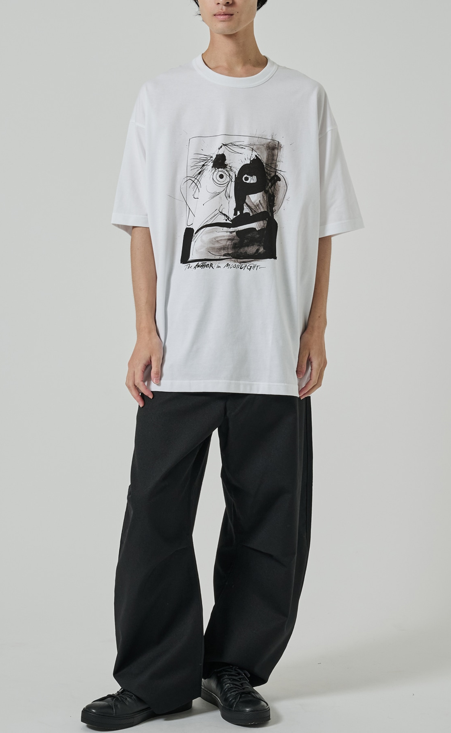 ARTWORK PRINT WHITE BLACK T-SHIRT