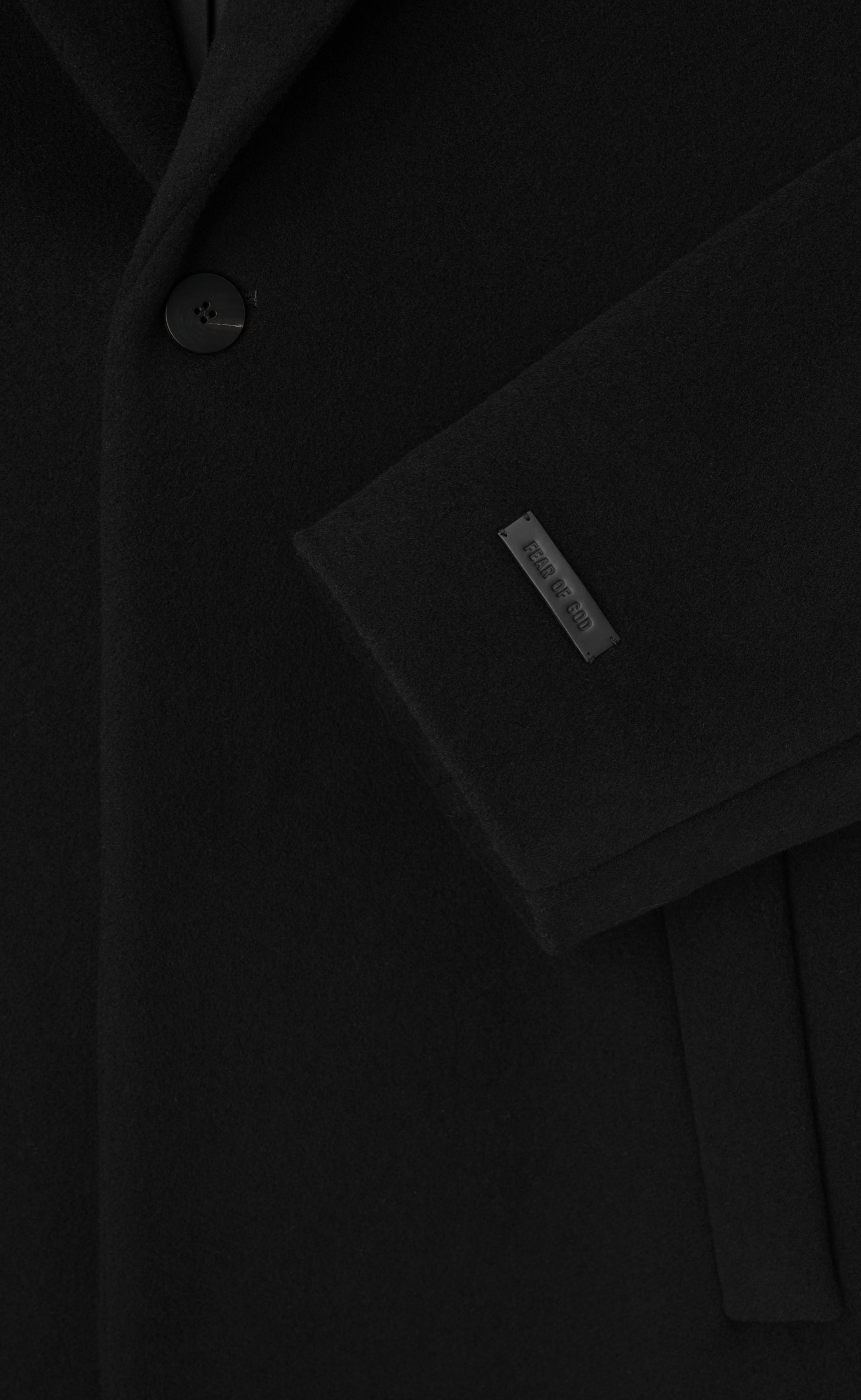 RELAXED BLACK COAT