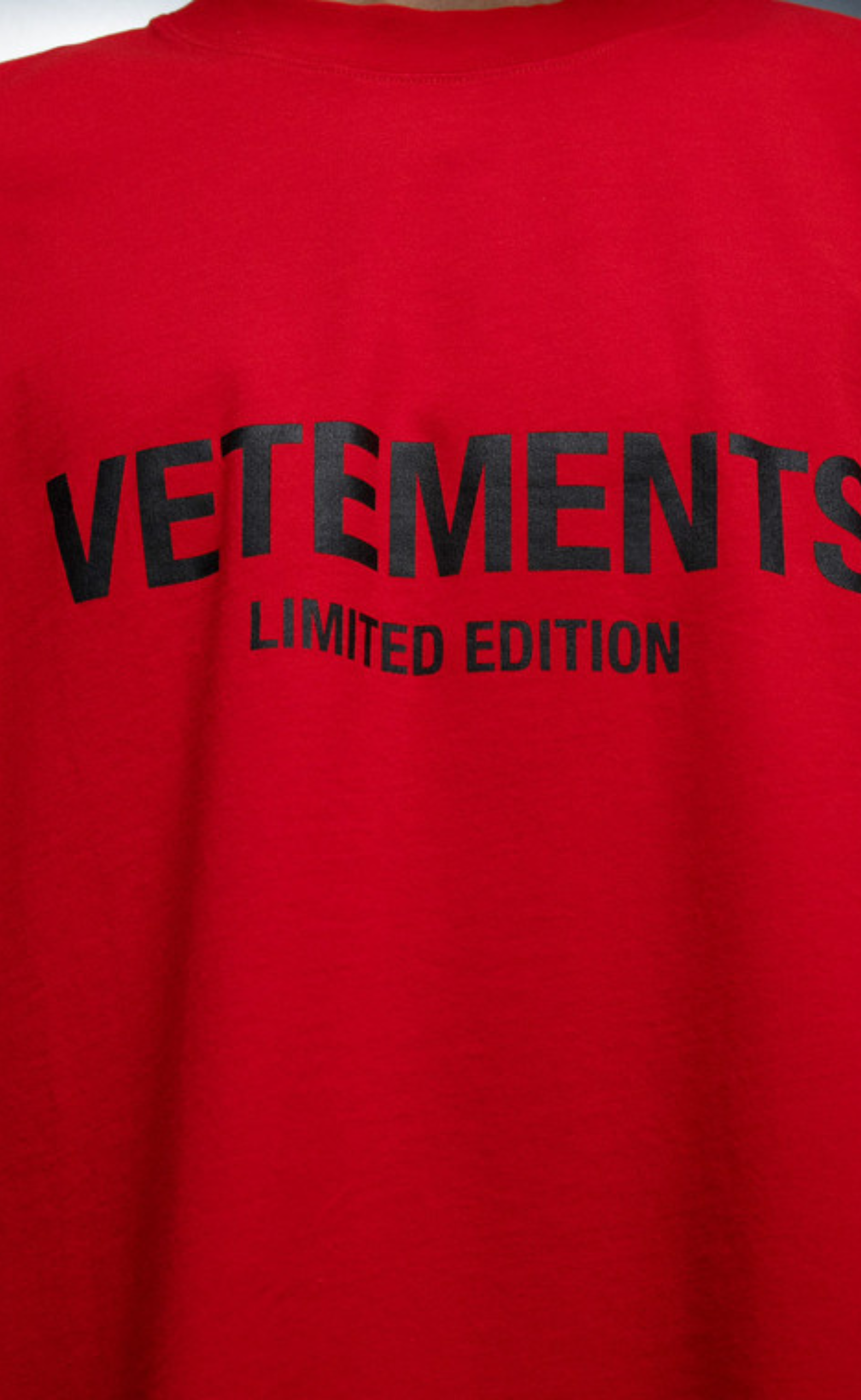 LIMITED EDITION LOGO RED BLACK T-SHIRT