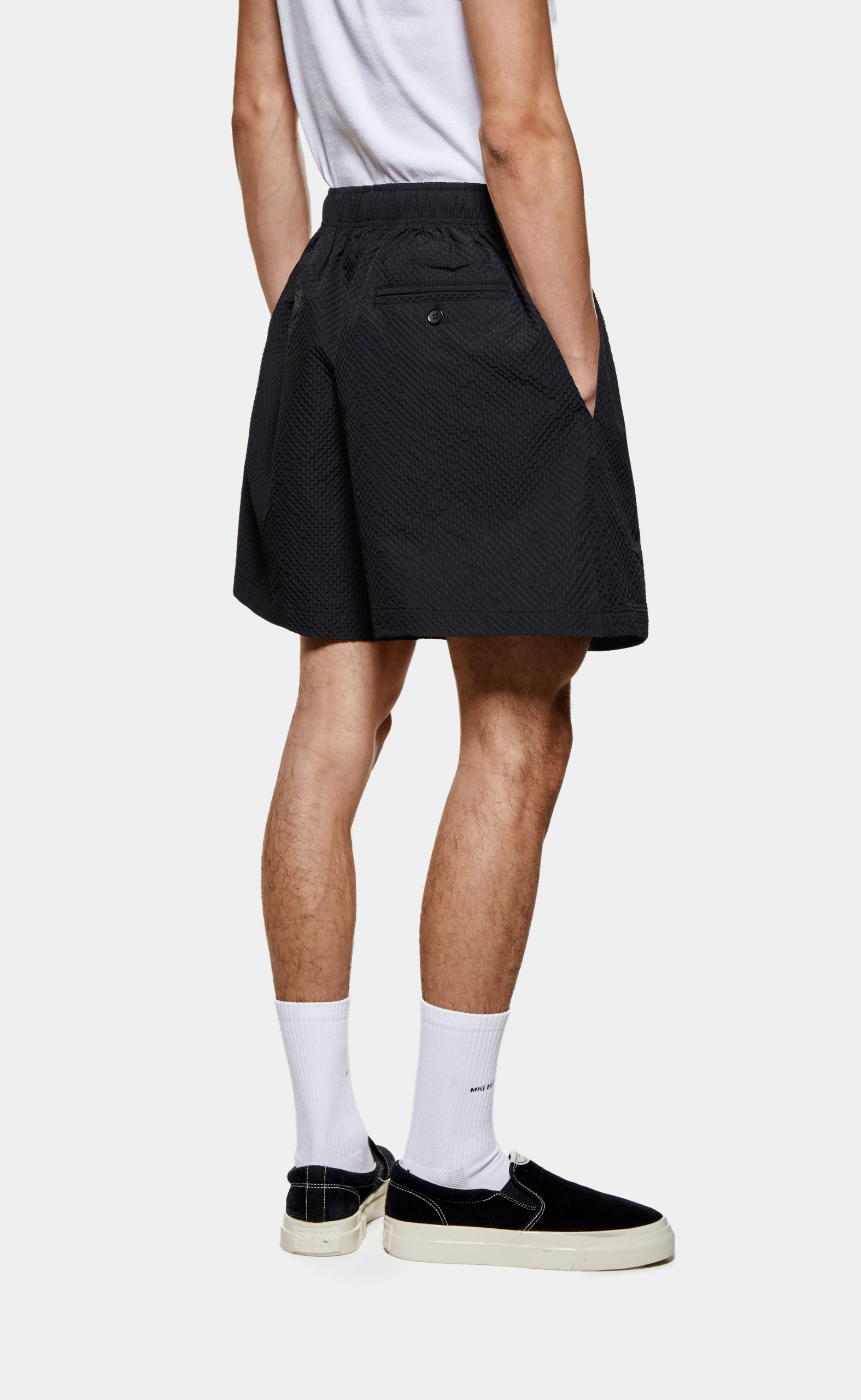 SEERSUCKER BLACK SHORTS
