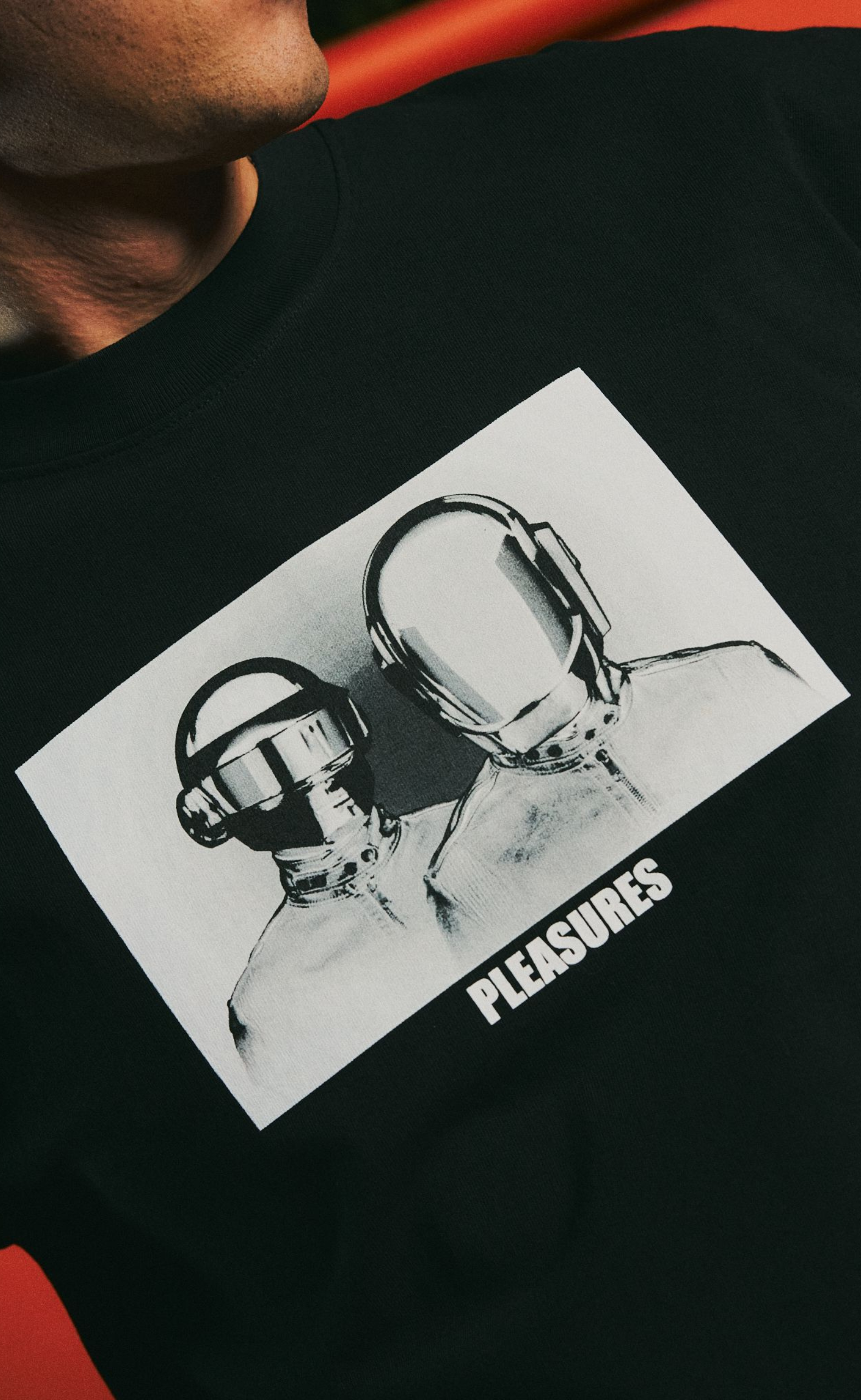 INVERTED BLACK T-SHIRT