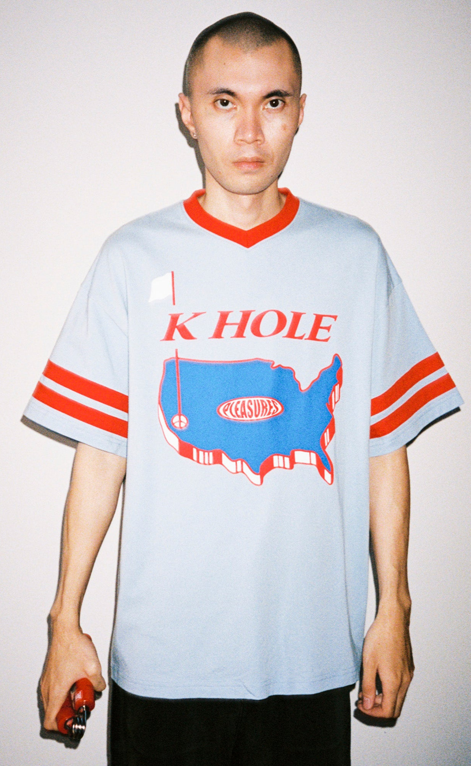 HOLE V-NECK JERSEY LIGHT BLUE T-SHIRT