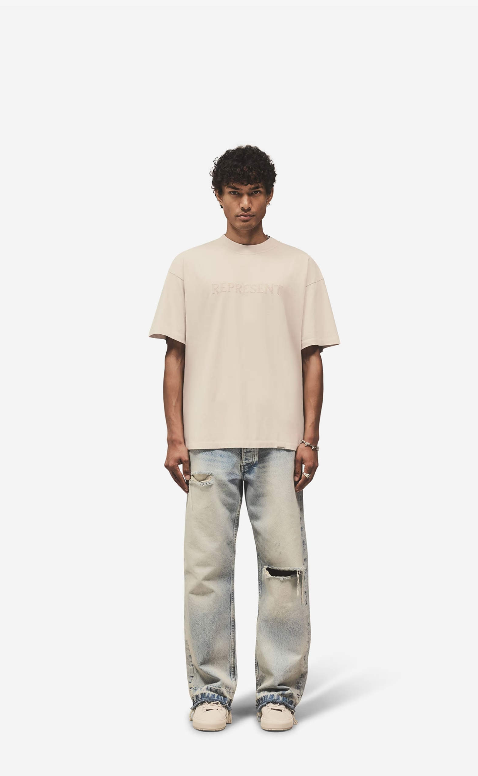 EMBROIDERED SERIF LOGO CONCRETE T-SHIRT