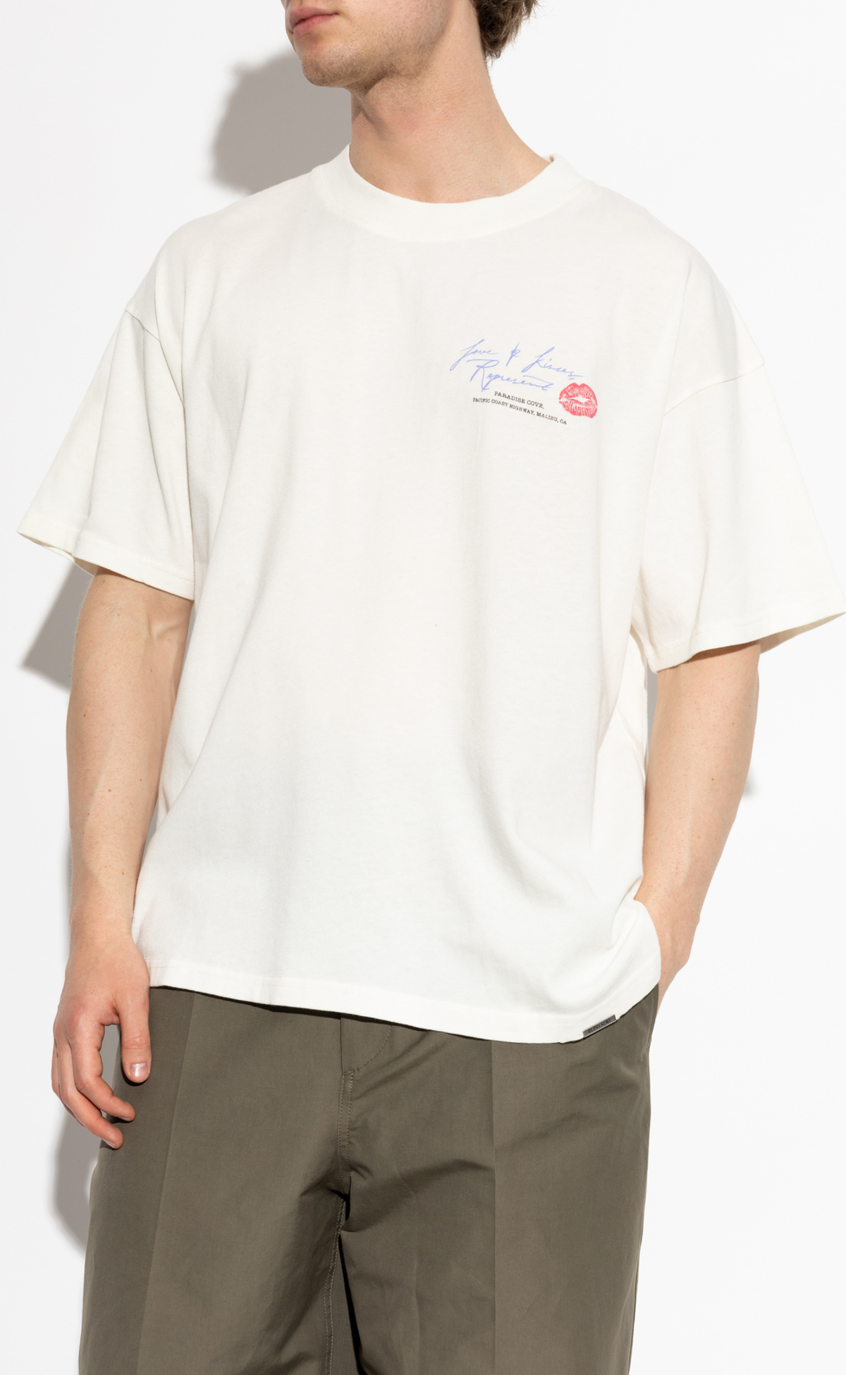 LOVE AND KISSES FLAT WHITE T-SHIRT