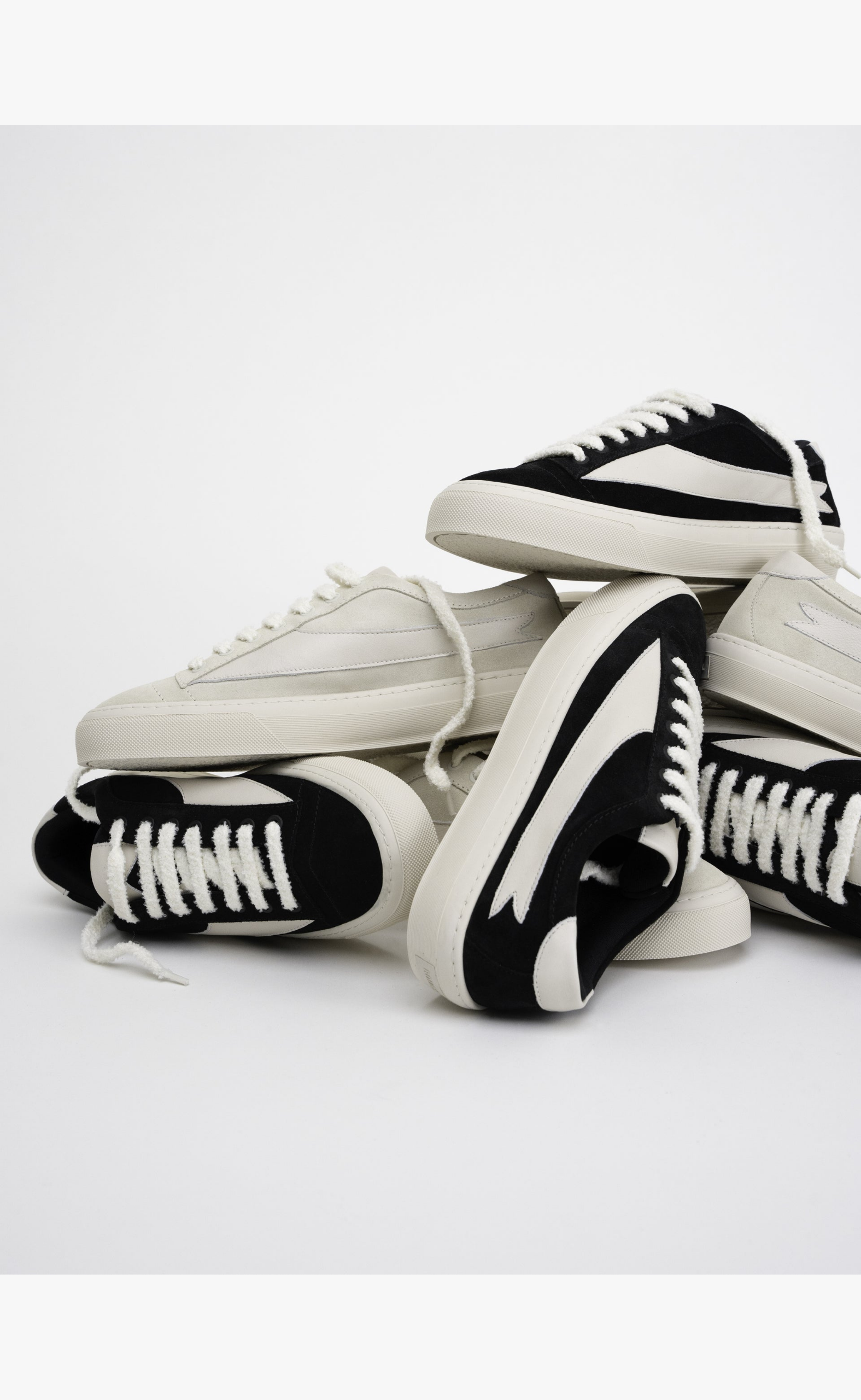 ROUGH FATE CREAM SNEAKER
