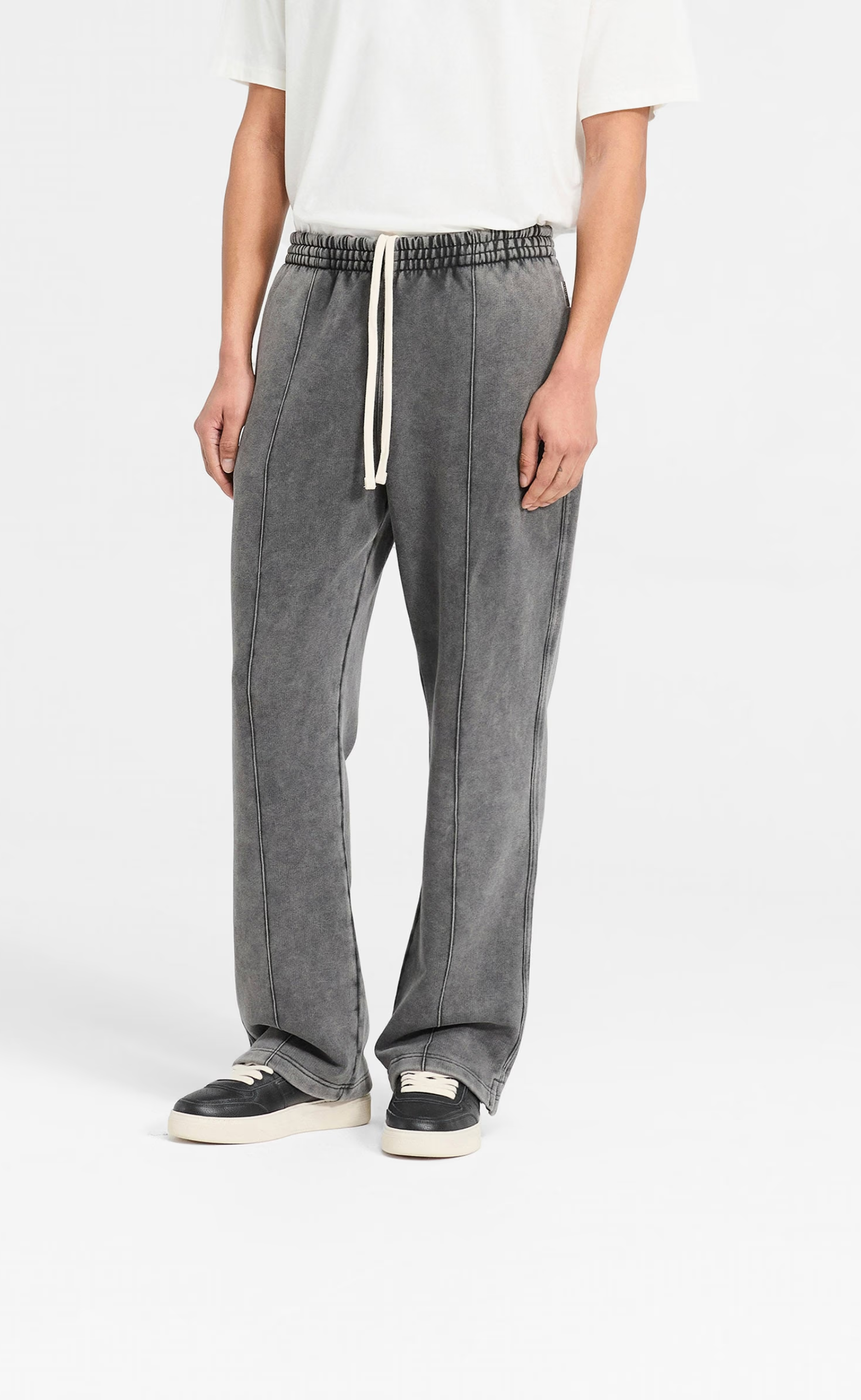 INITIAL WINTAGE GREY SWEATPANTS