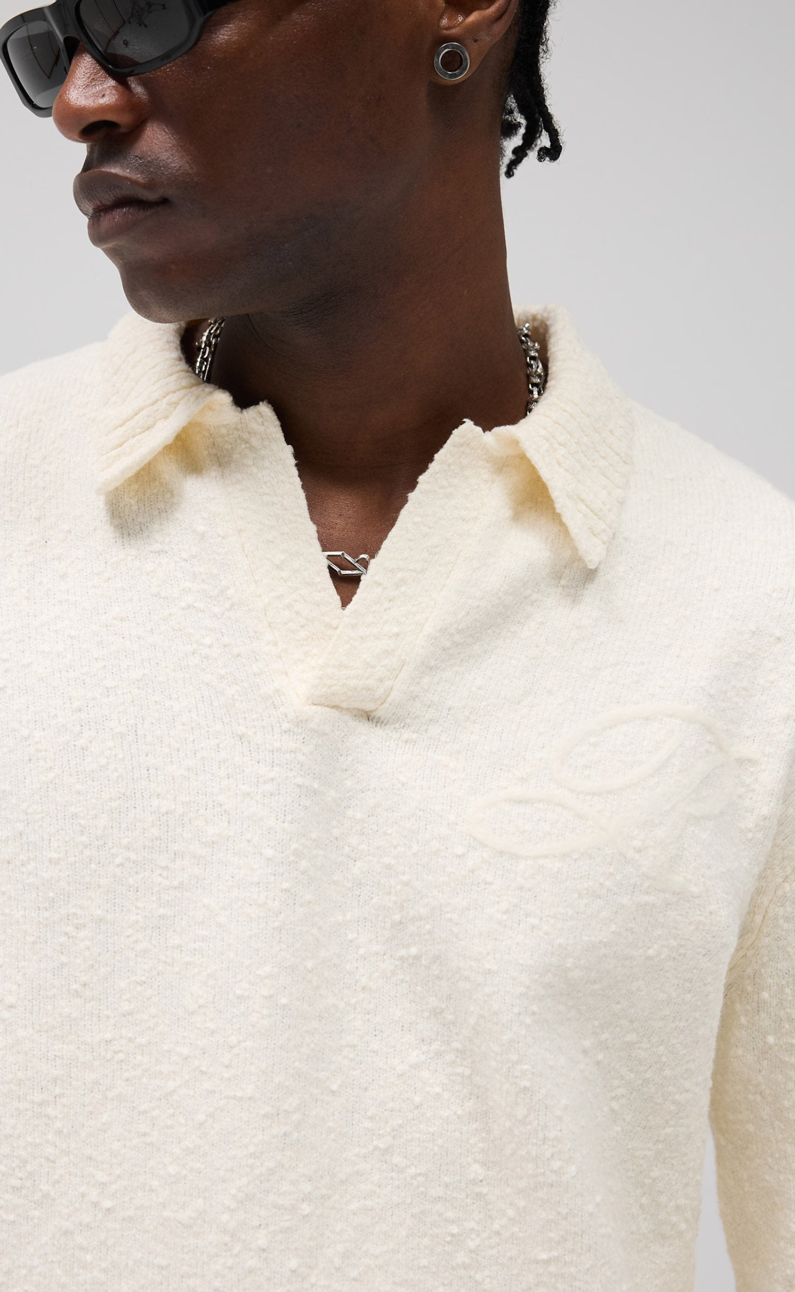 KNITTED POLO AGED WHITE SWEATER