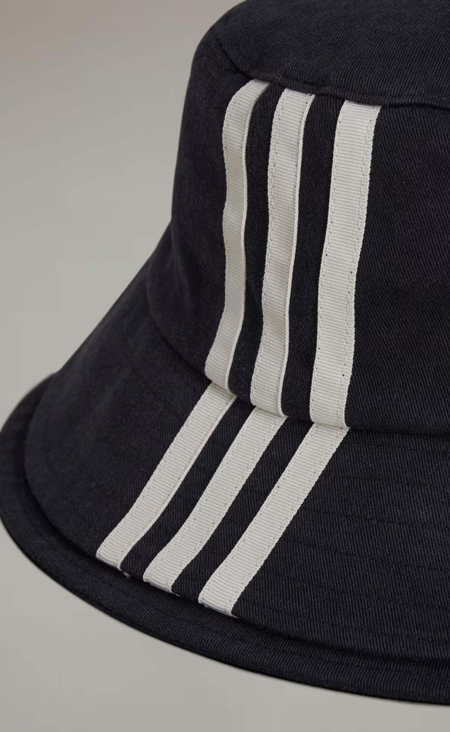 3-STRIPES BUCKET BLACK HAT