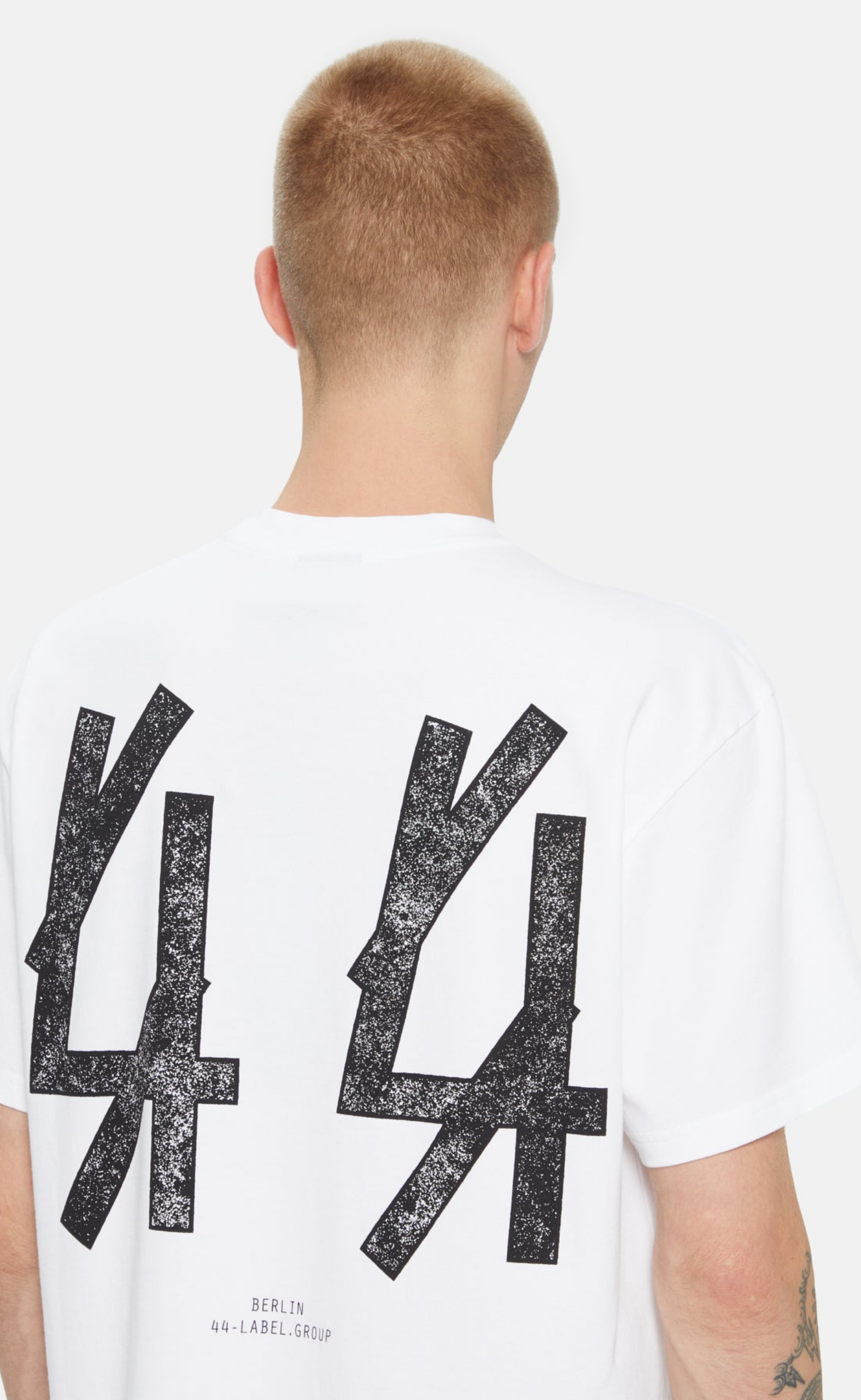 BLACKLISTED WHITE T-SHIRT