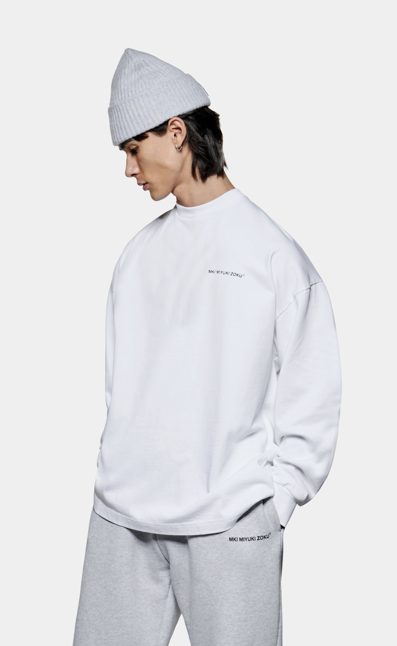 UNIFORM WHITE LONGSLEEVE