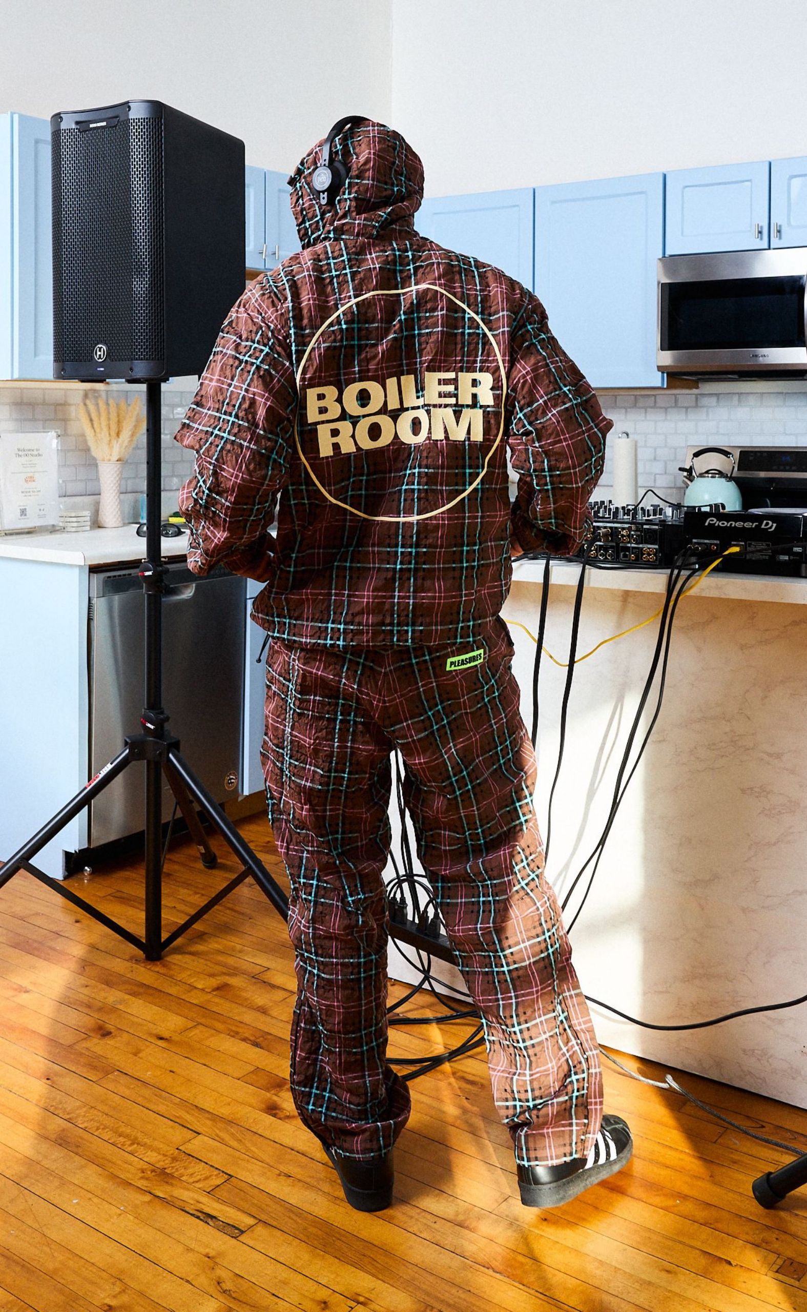 PRACTICE HOODED BROWN HOODIE