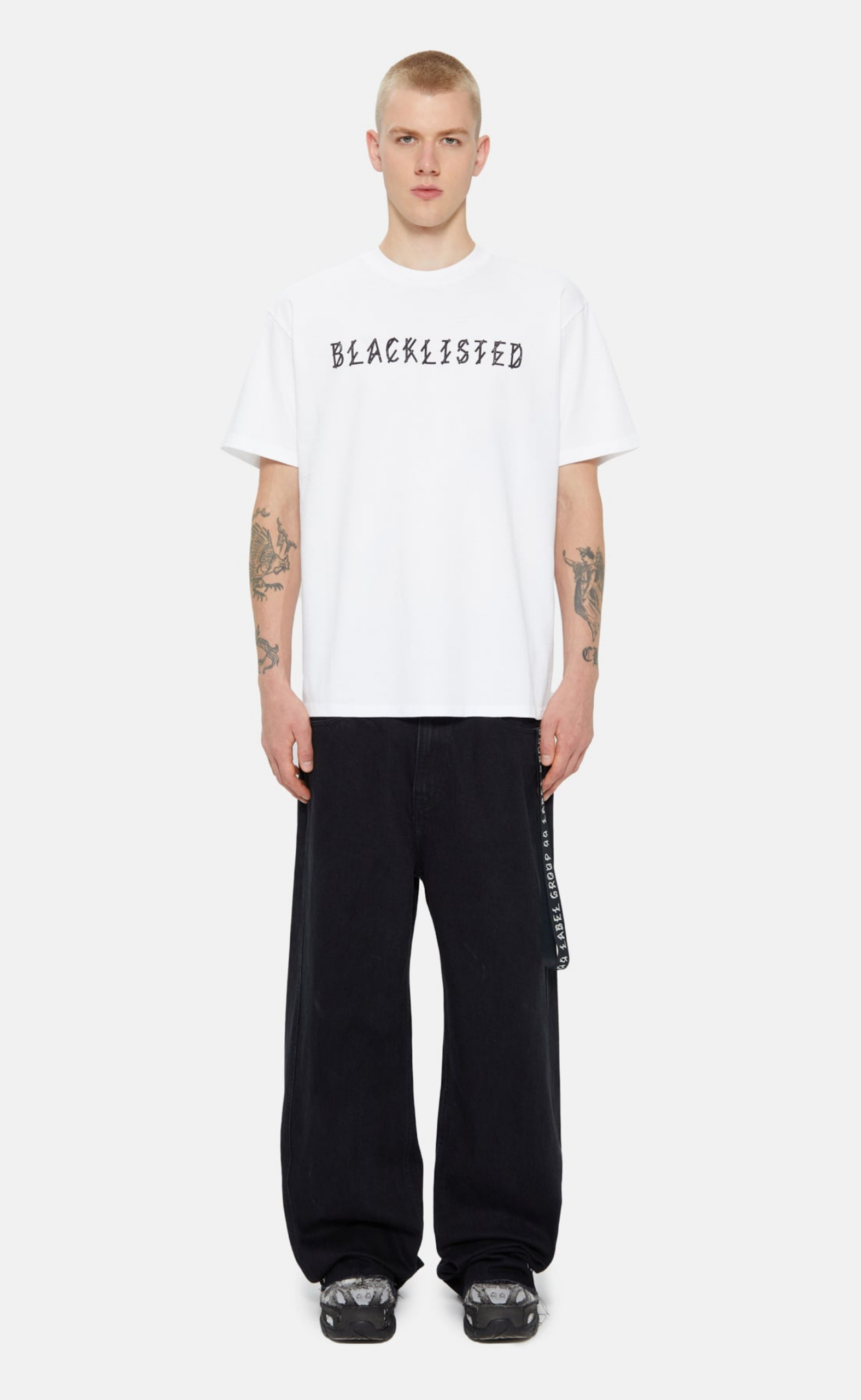 BLACKLISTED WHITE T-SHIRT