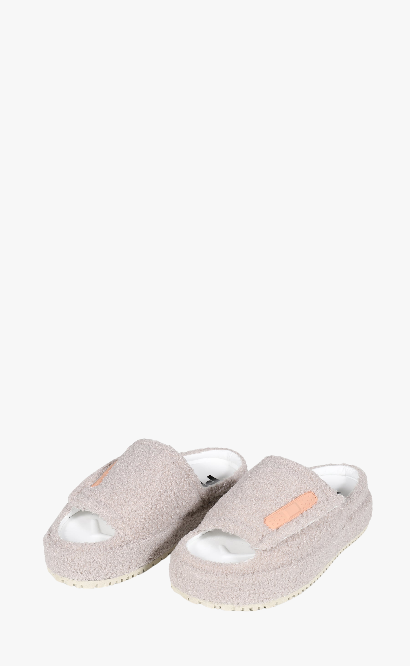 SANDAL BEIGE SLIPPERS