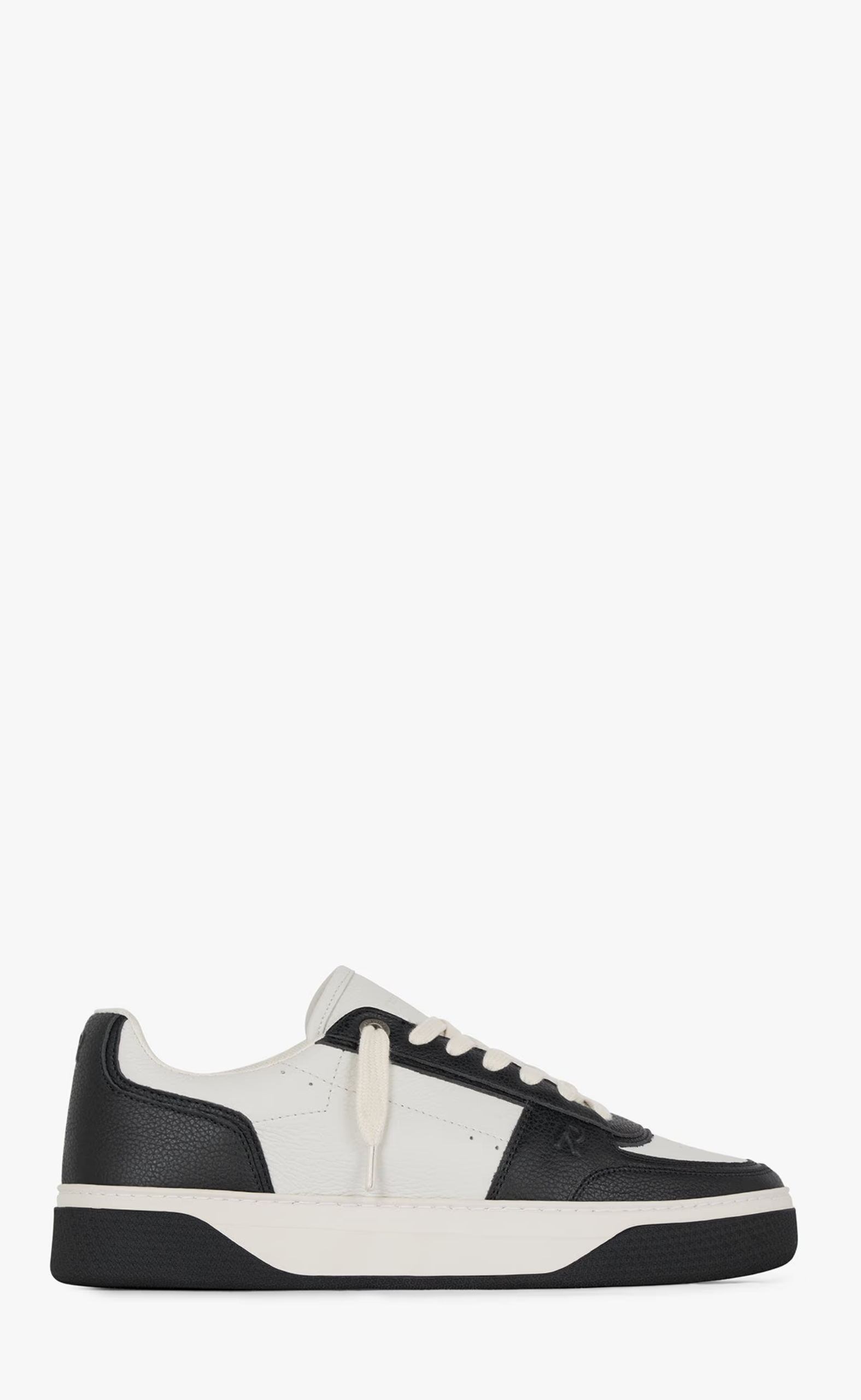 INITIAL LEATHER BLACK WHITE SNEAKER