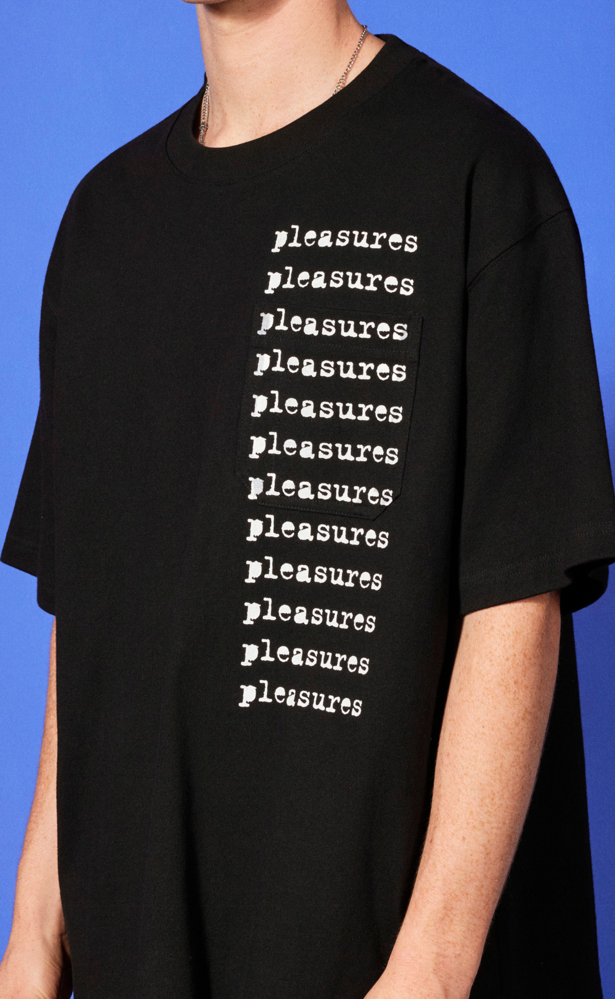 SLIP POCKET BLACK T-SHIRT