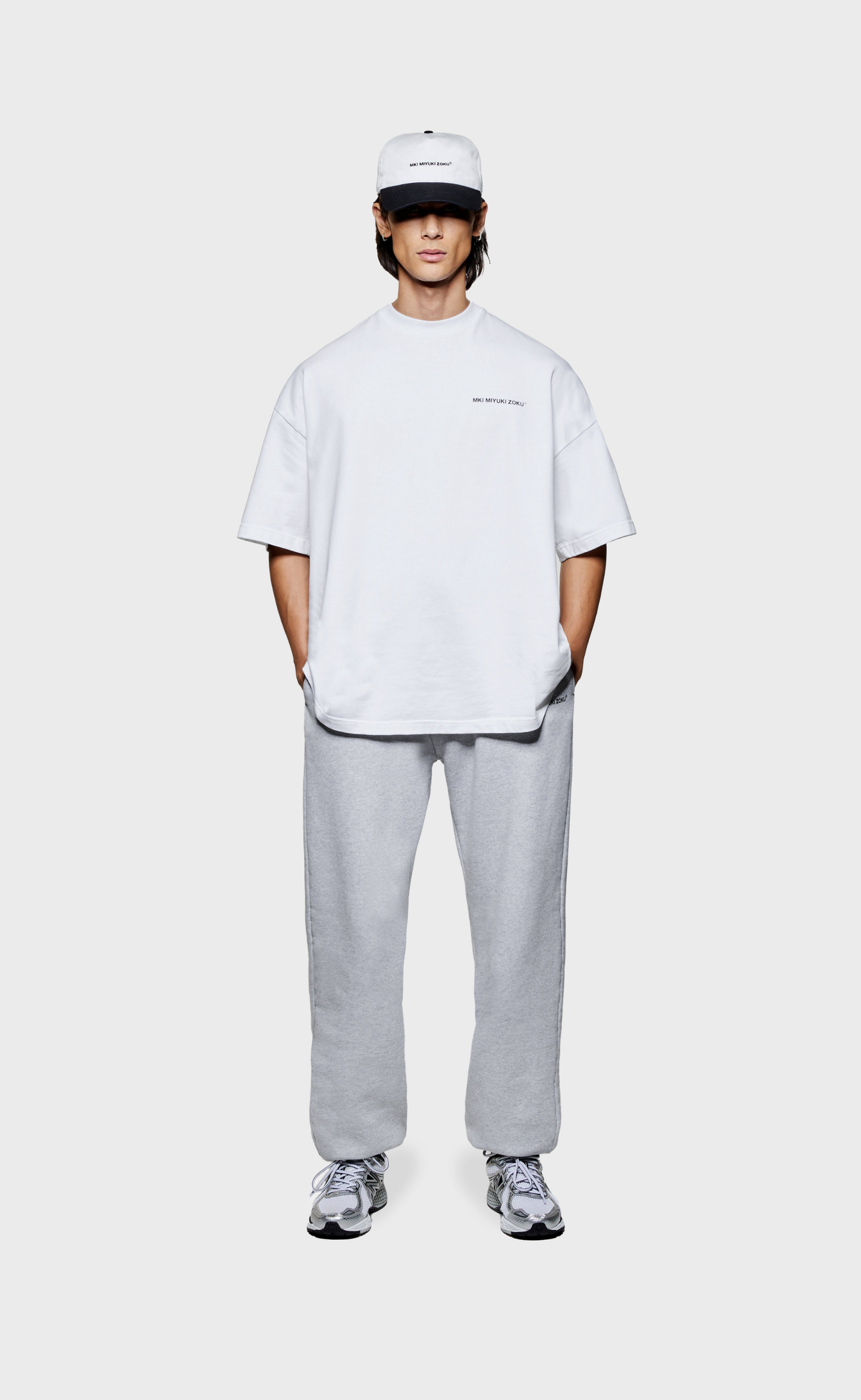 UNIFORM WHITE T-SHIRT