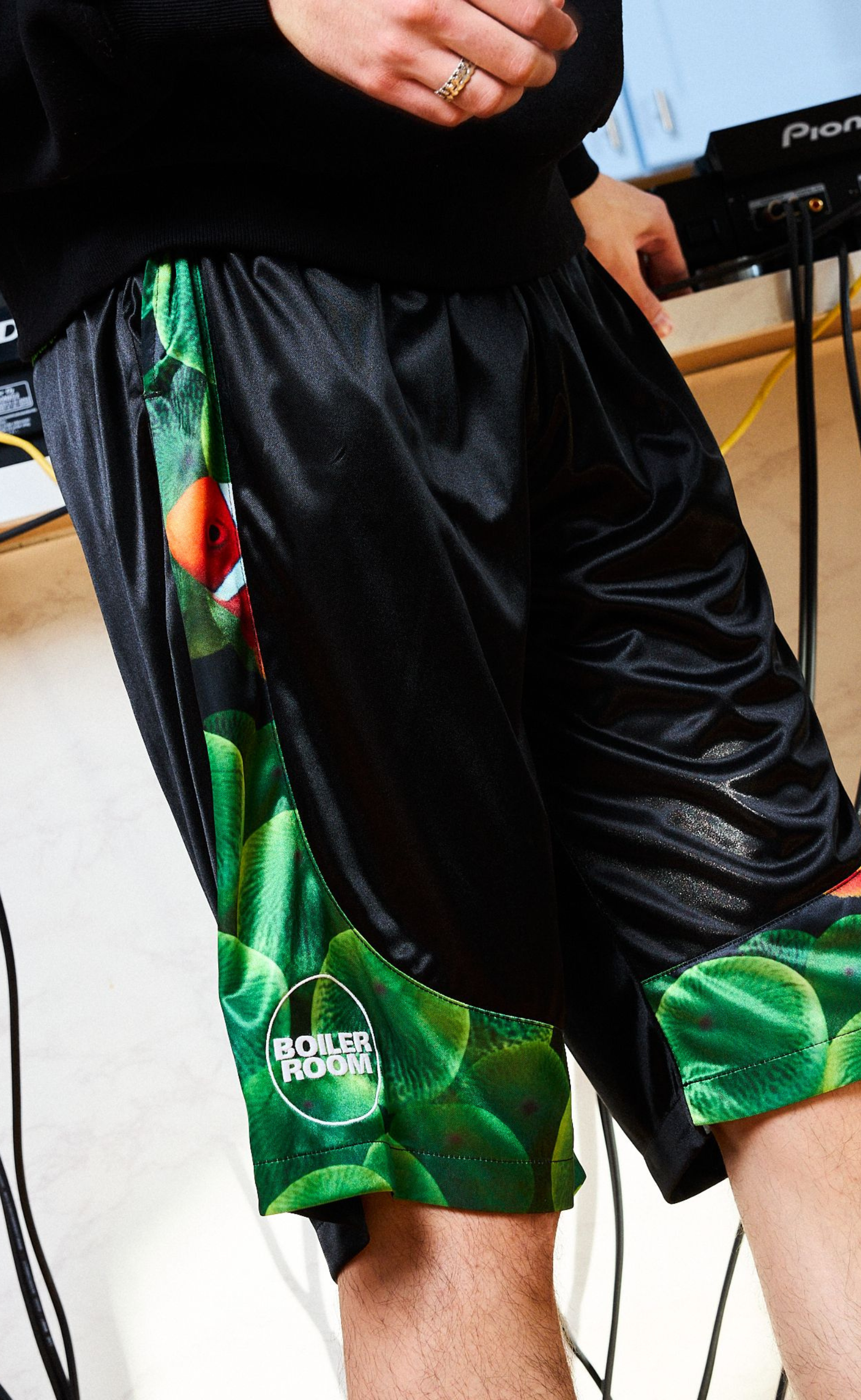 AQUA SPORT BLACK SHORTS