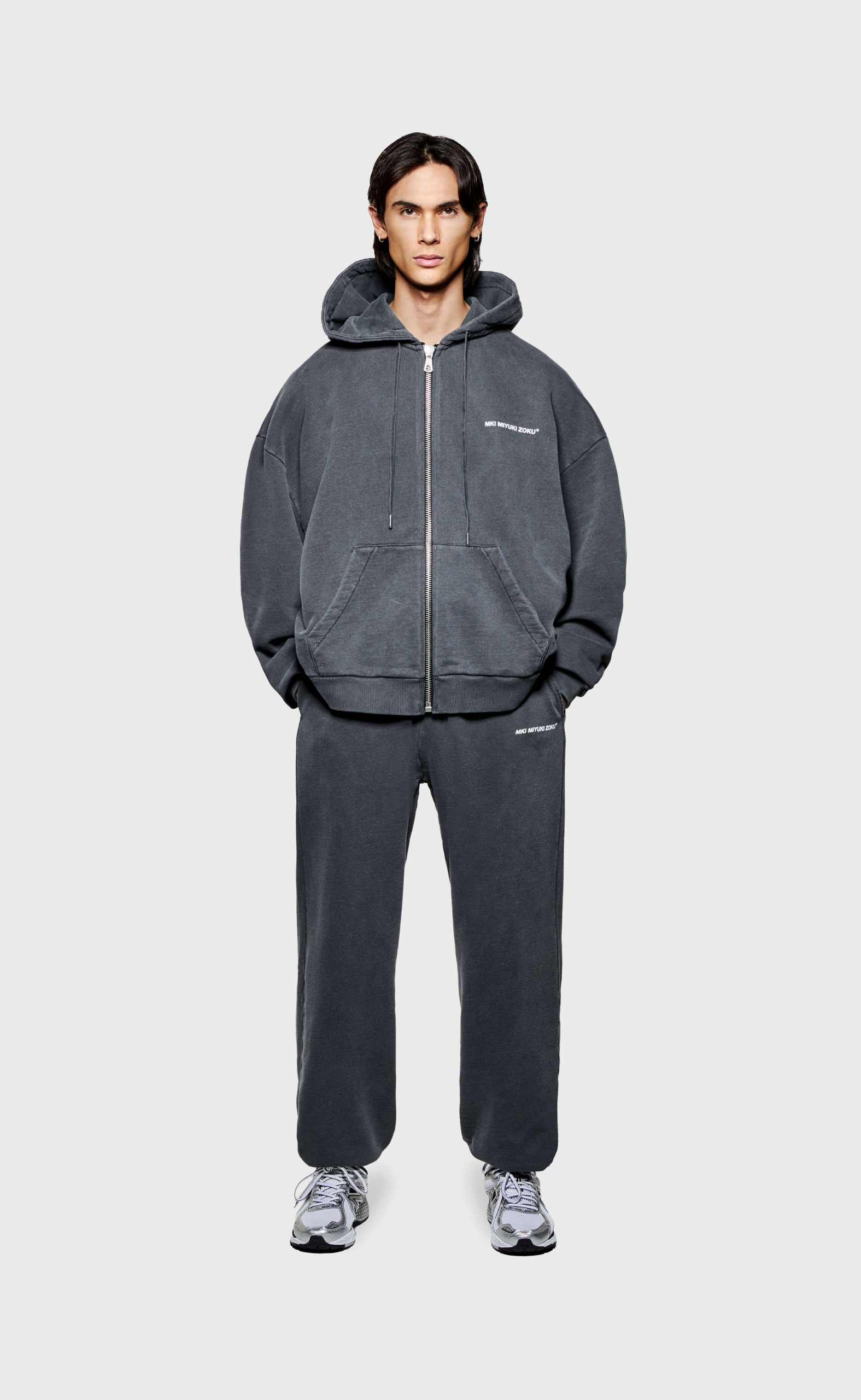 UNIFORM ZIP PIGMENT BLACK HOODIE