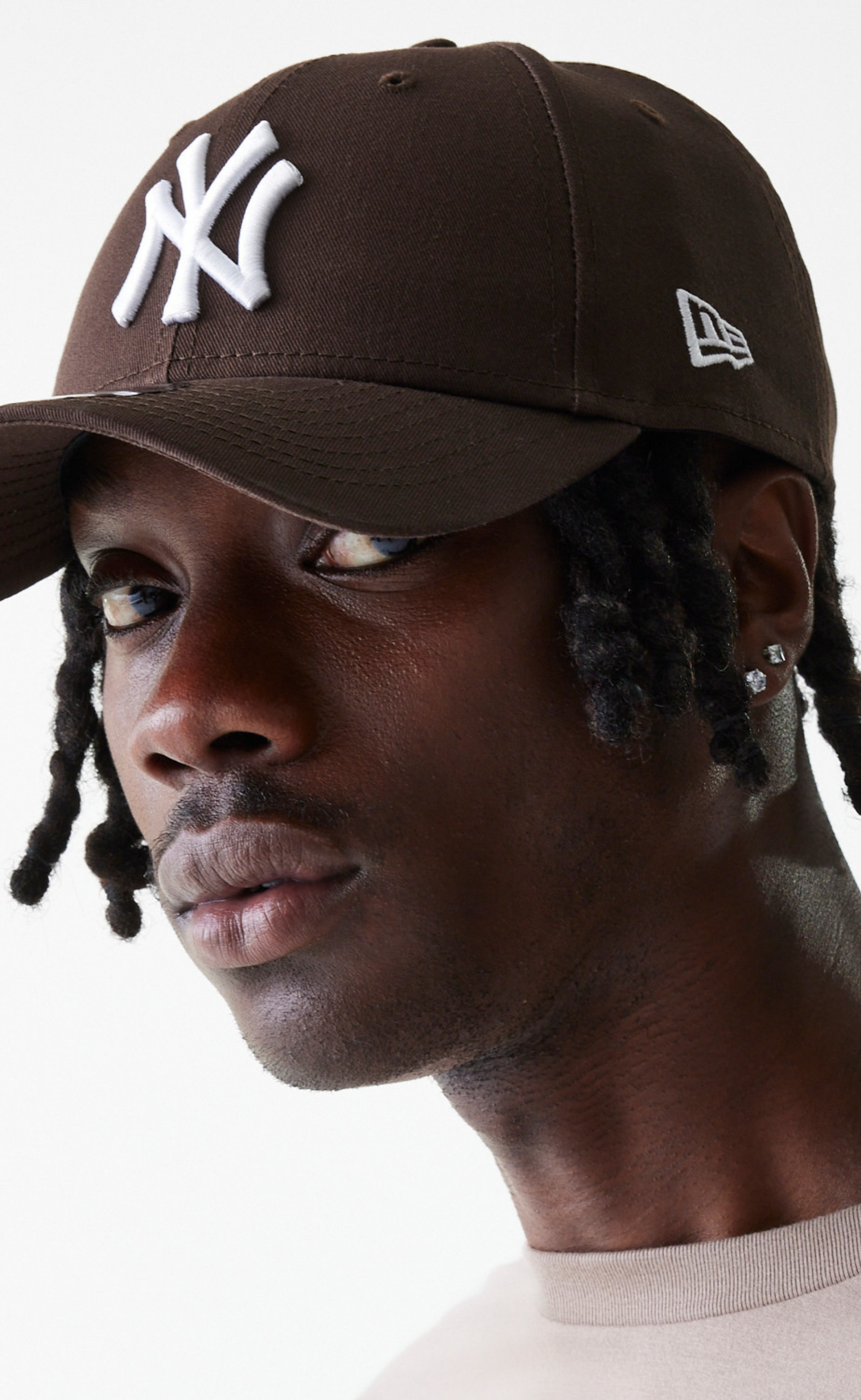 NEW YORK YANKEES LEAGUE ESSENTIAL 9FORTY BROWN HAT