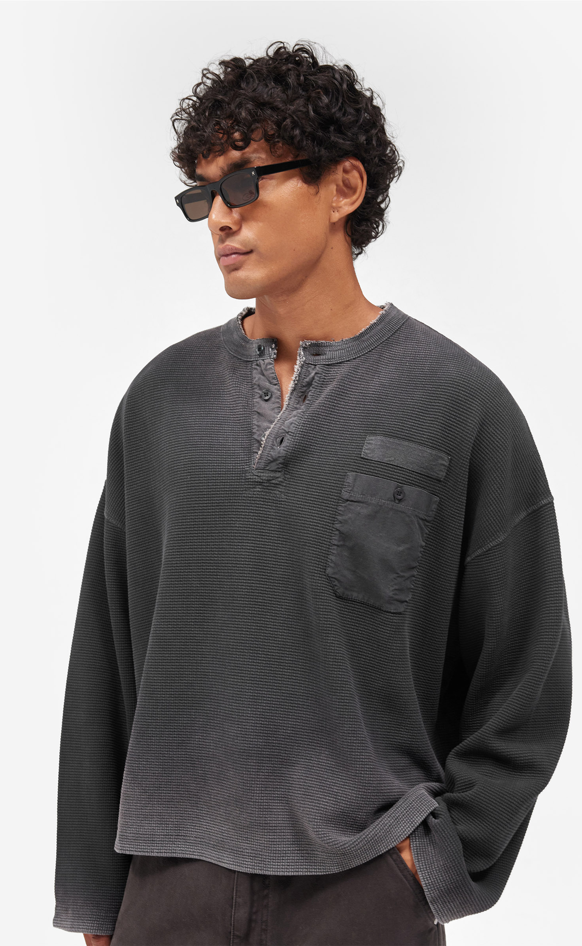 HENLEY HEAVYWEIGHT VINTAGE BLACK LONGSLEEVE