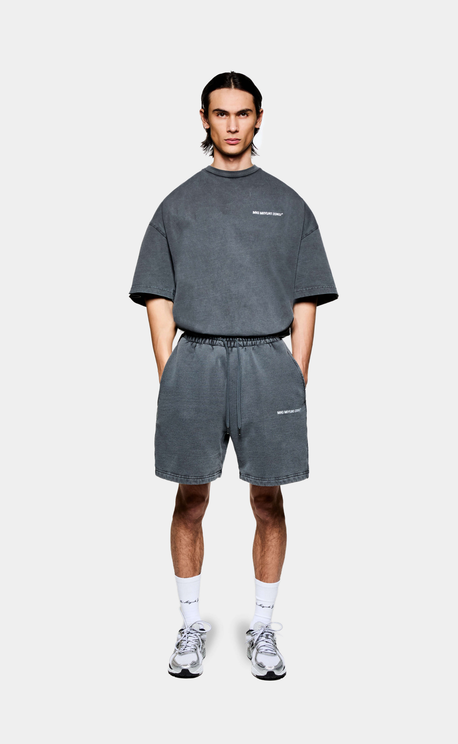 UNIFORM PIGMENT BLACK SHORTS