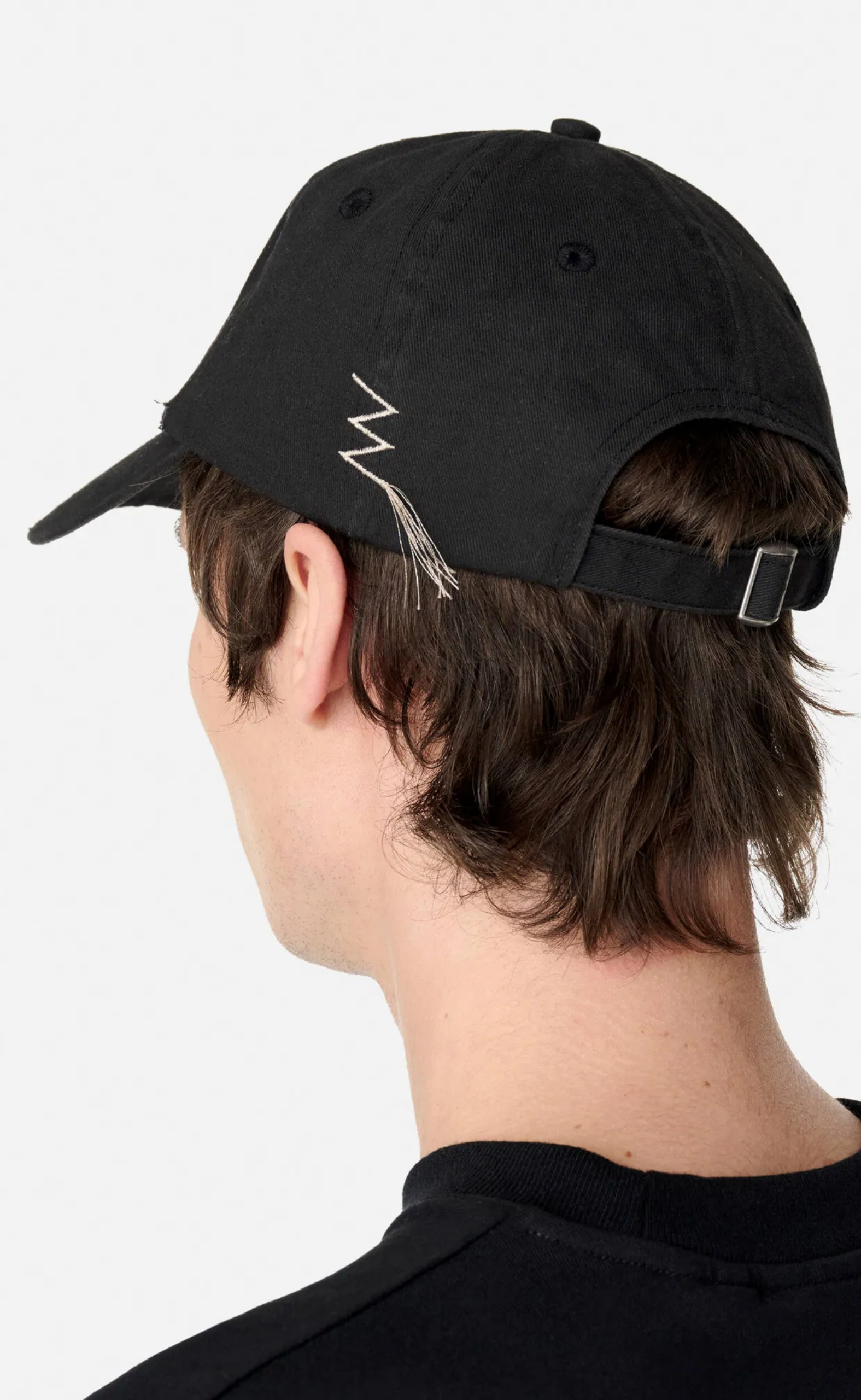 SEAM DISTRESSED BLACK CAP