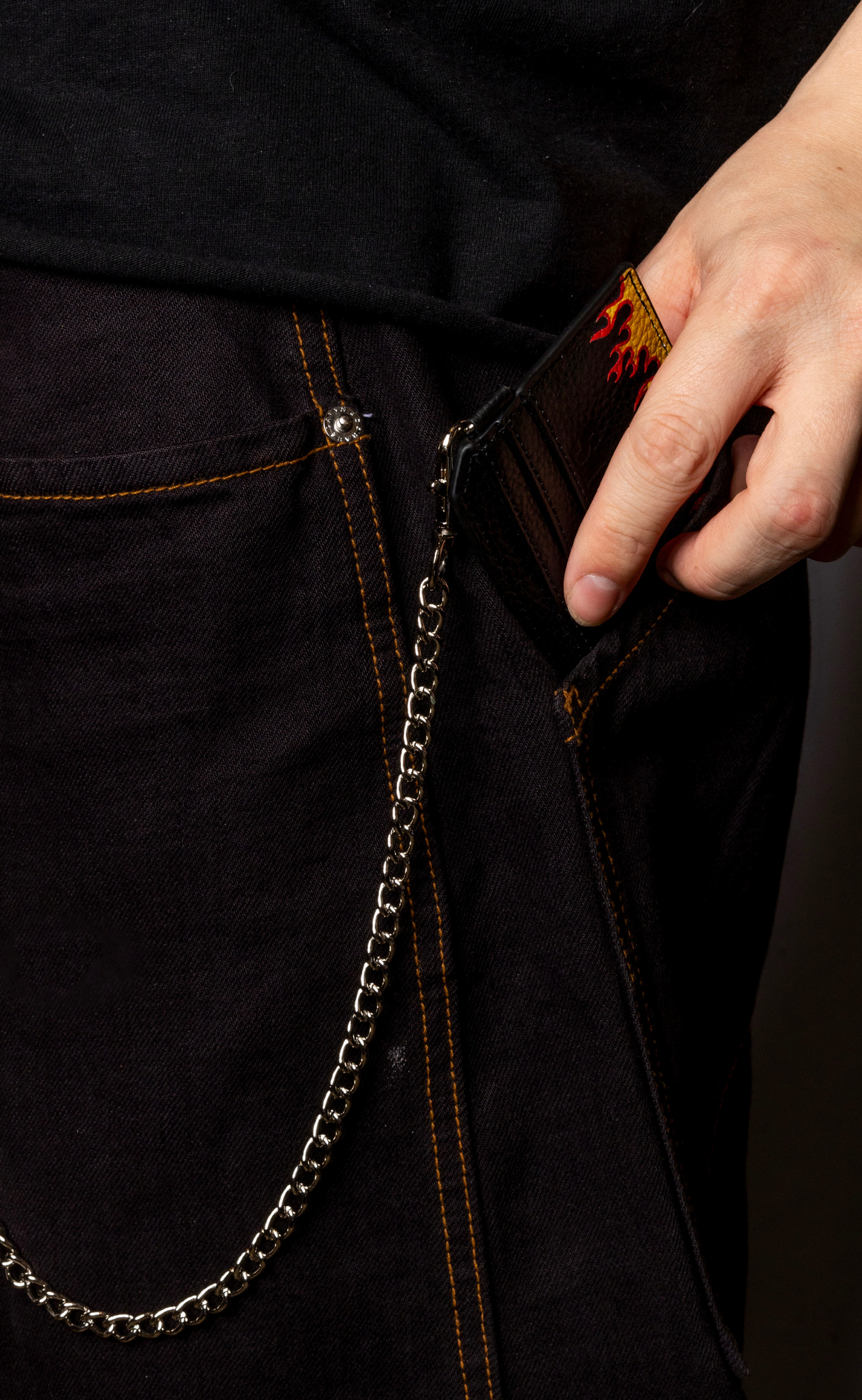LEATHER CARD HOLDER BLACK CHAIN