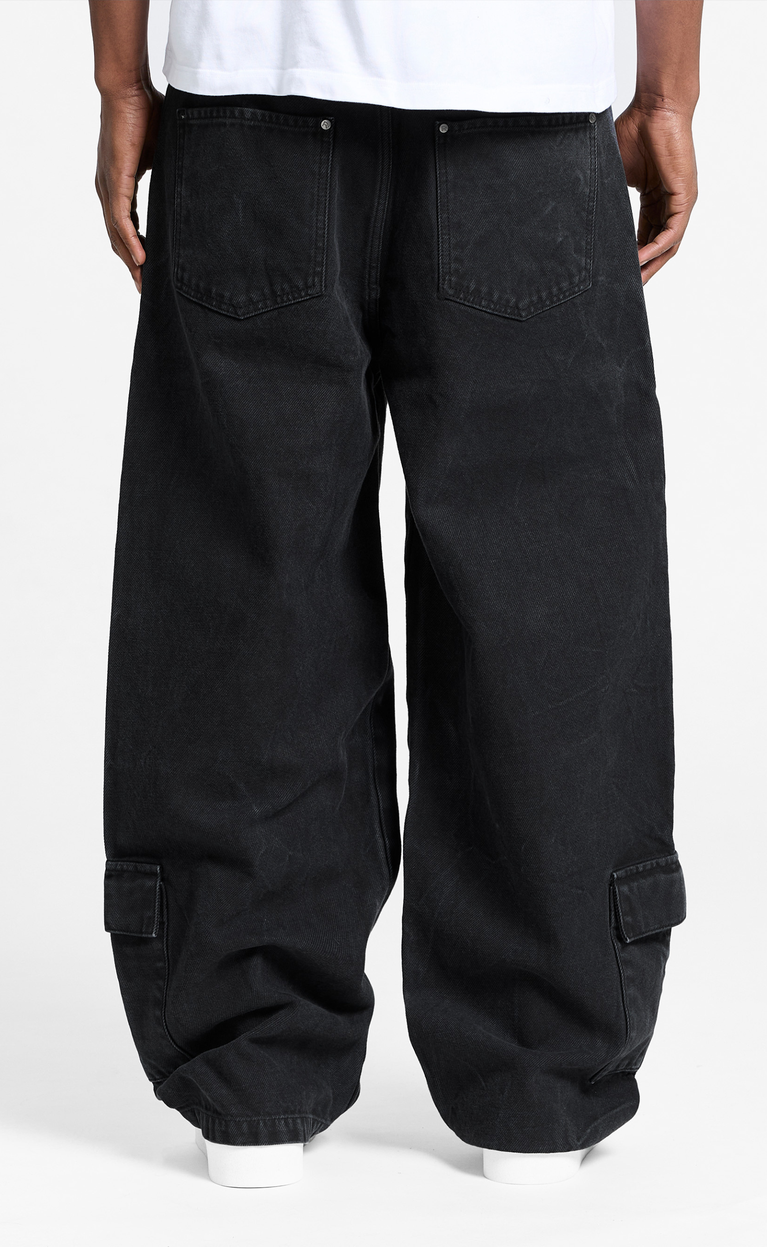 WRINKLED CANVAS CARGO BLACK PANTS