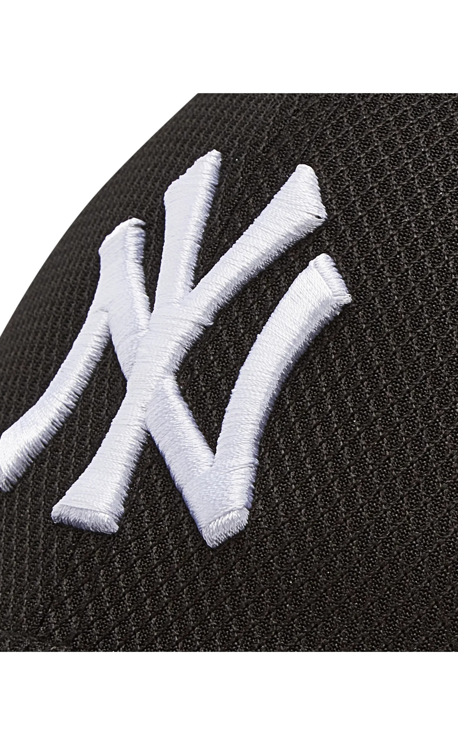 DIAMOND ERA ESSENTIAL 9FORTY BLACK WHITE HAT