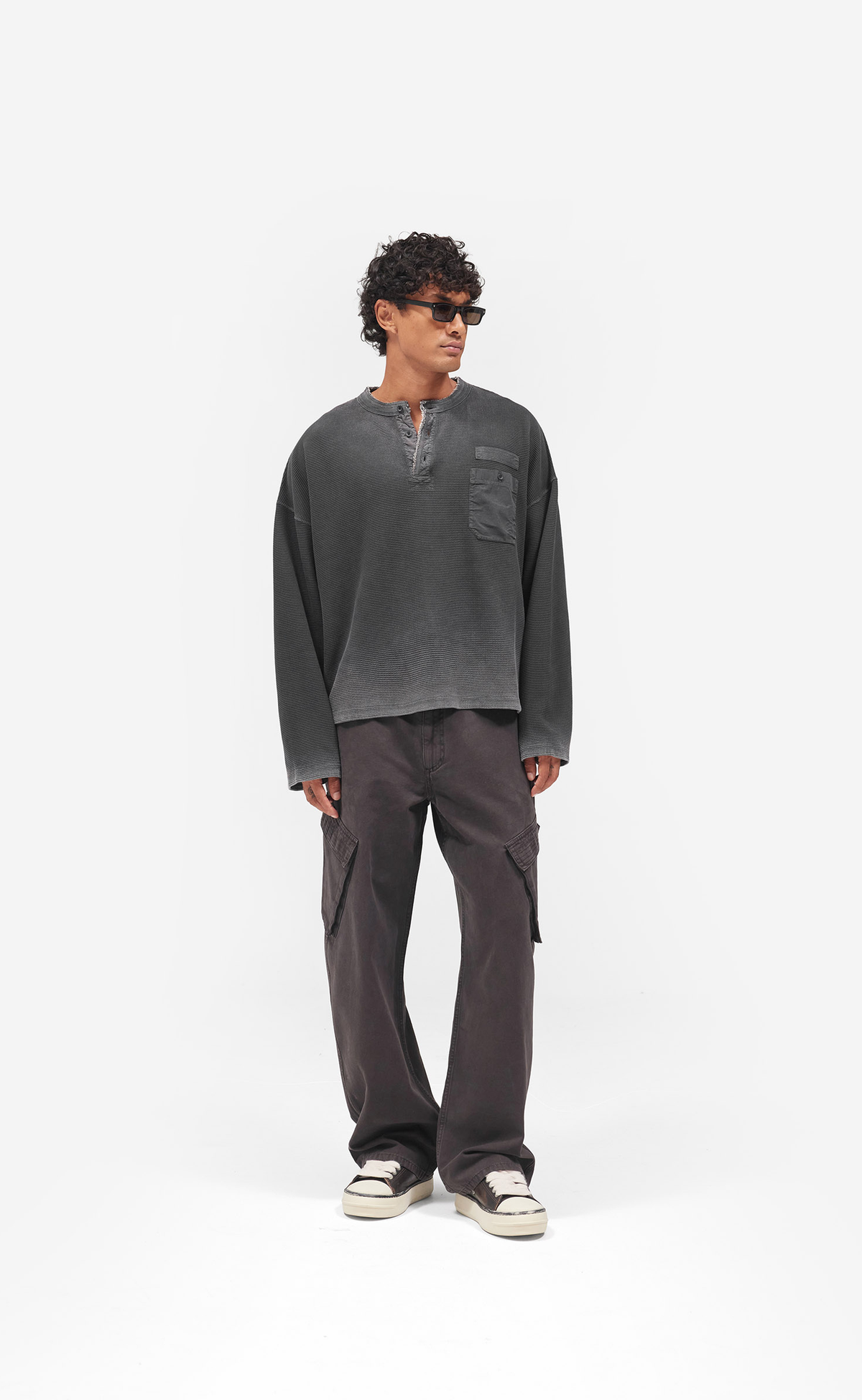 HENLEY HEAVYWEIGHT VINTAGE BLACK LONGSLEEVE