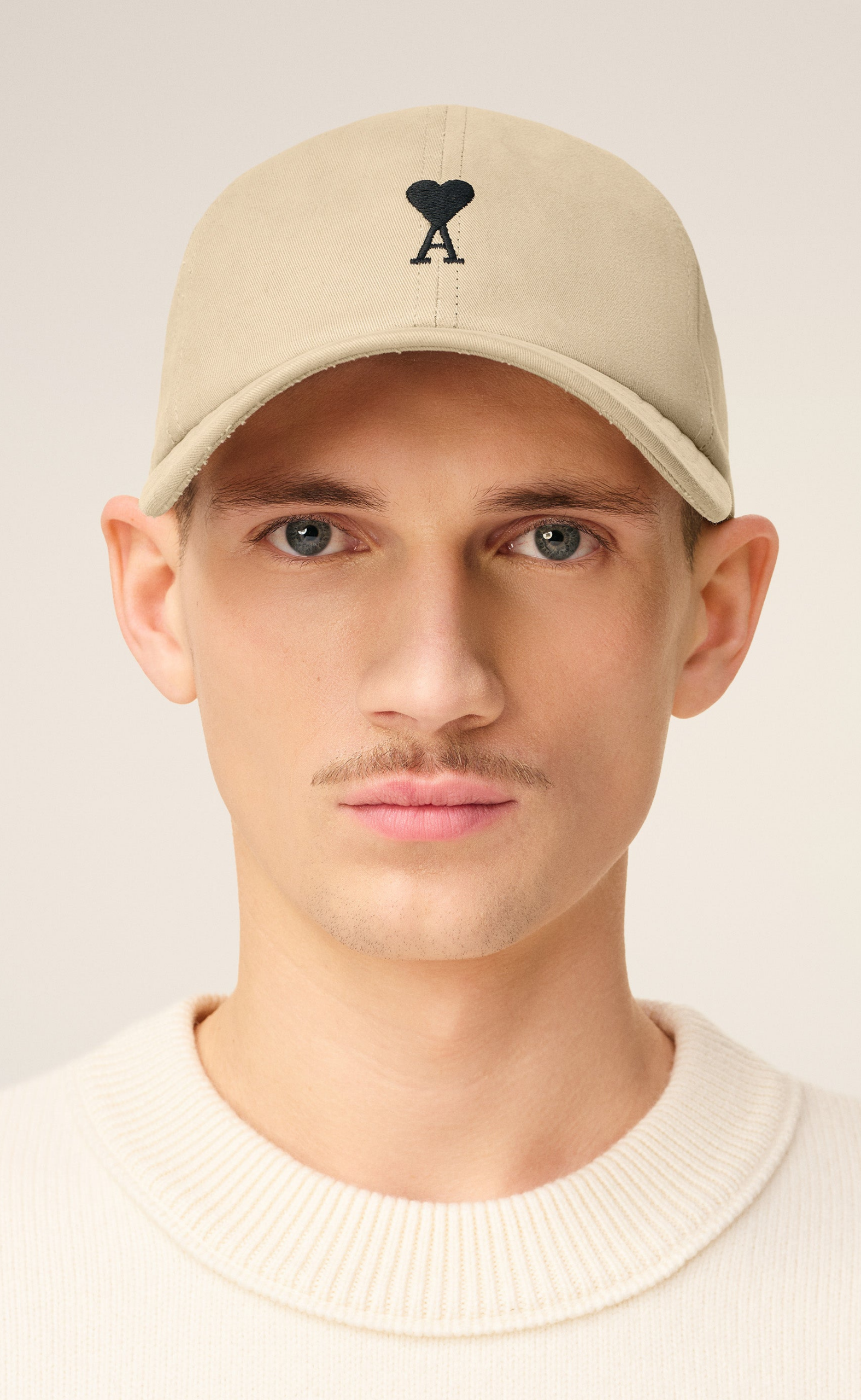 AMI DE COEUR EMBROIDERY CAFE CREME HAT