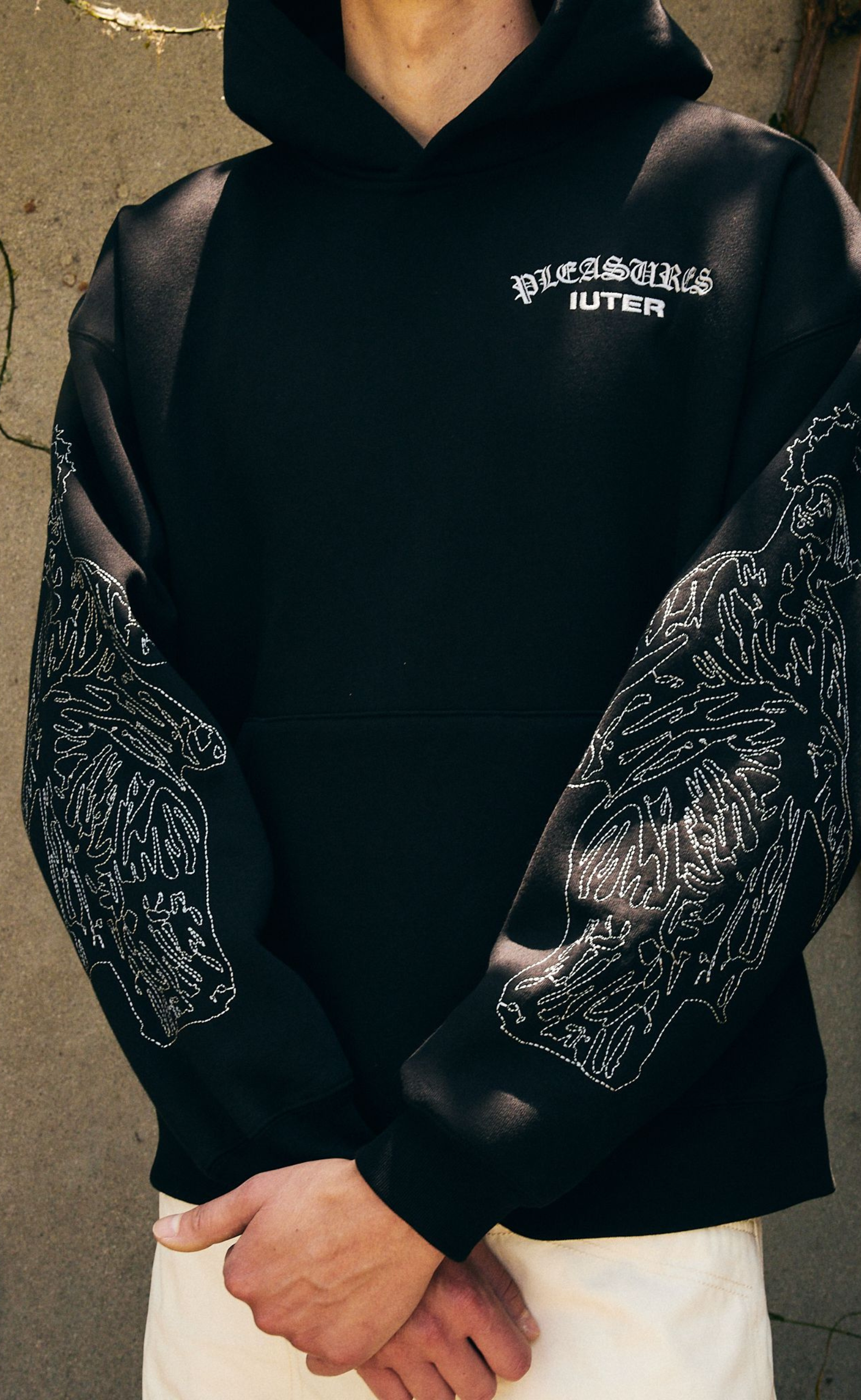 ANDREA BLACK HOODIE