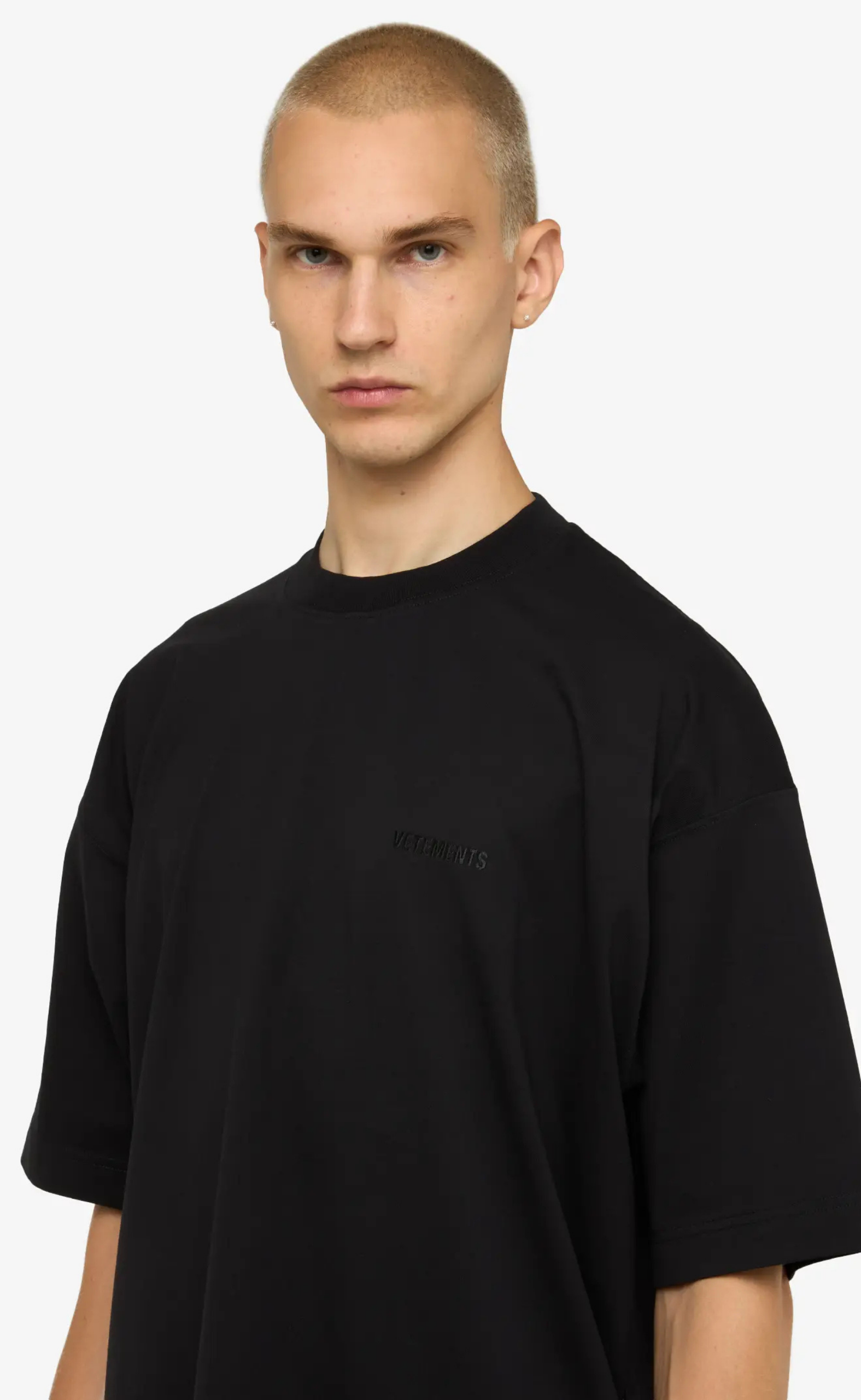 LOGO REGULAR BLACK T-SHIRT
