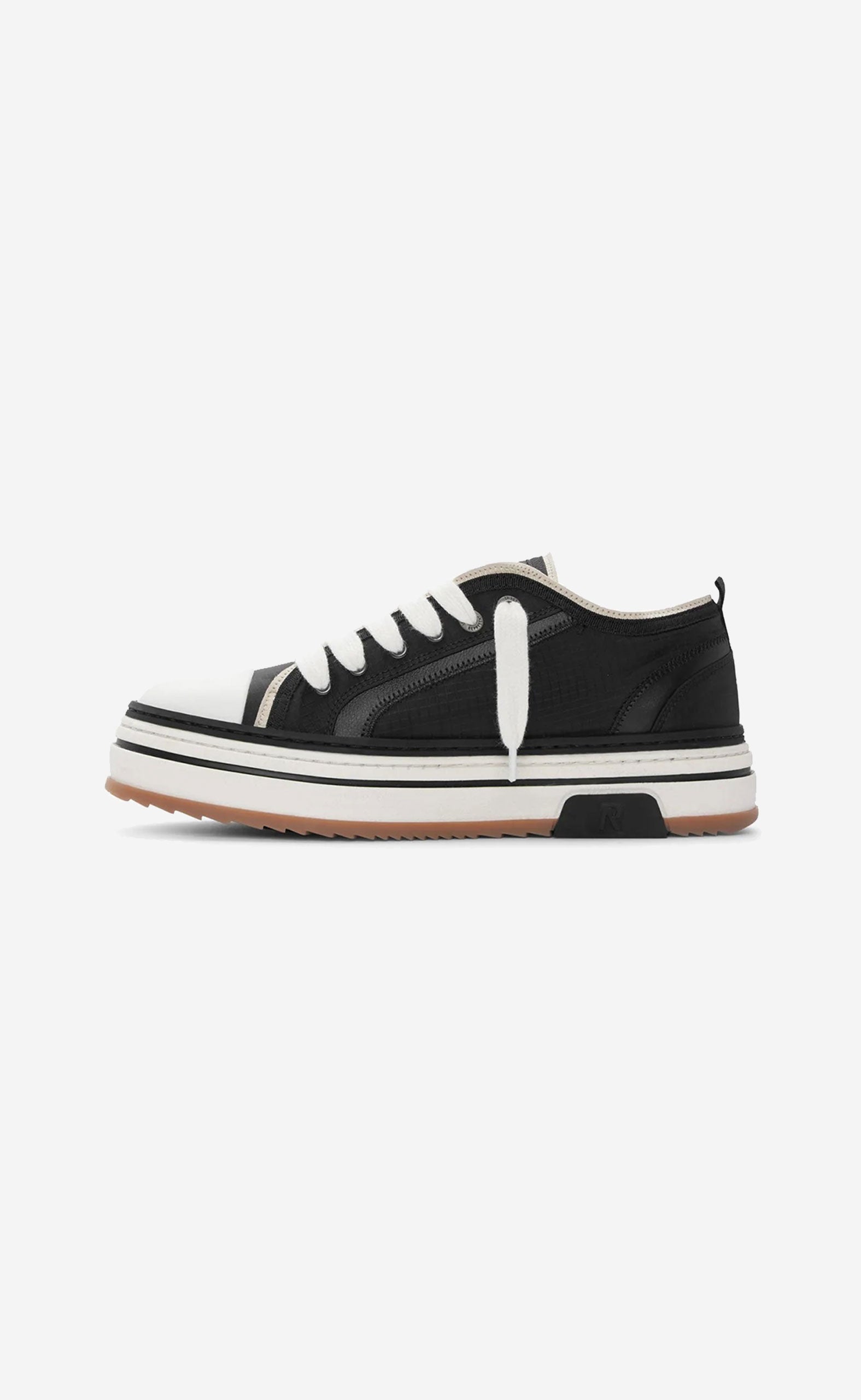 BLACK VINTAGE WHITE ALPHA X LOW SNEAKERS