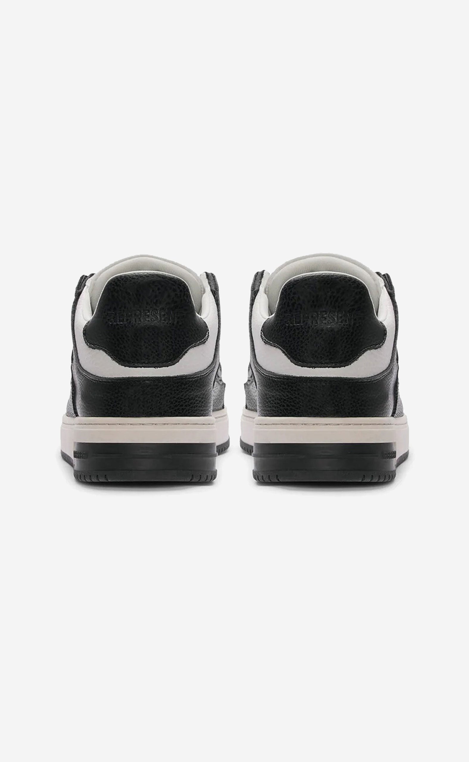 APEX BLACK WHITE SNEAKER
