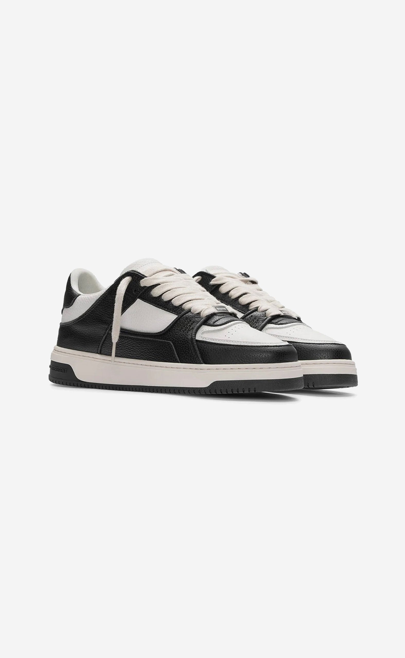 APEX BLACK WHITE SNEAKER