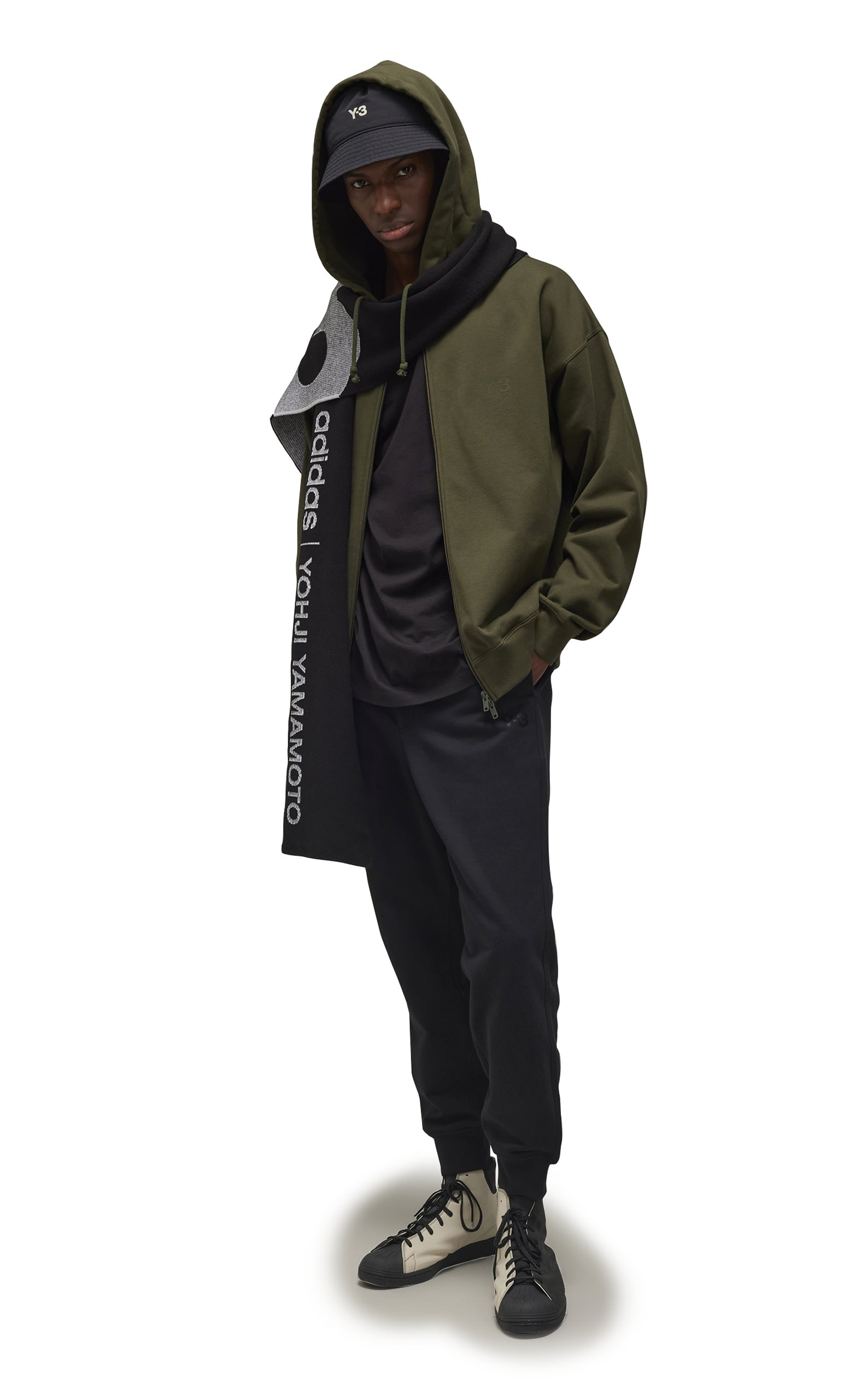 BRUSHED TERRY CUFFED BLACK SWEATPANTS