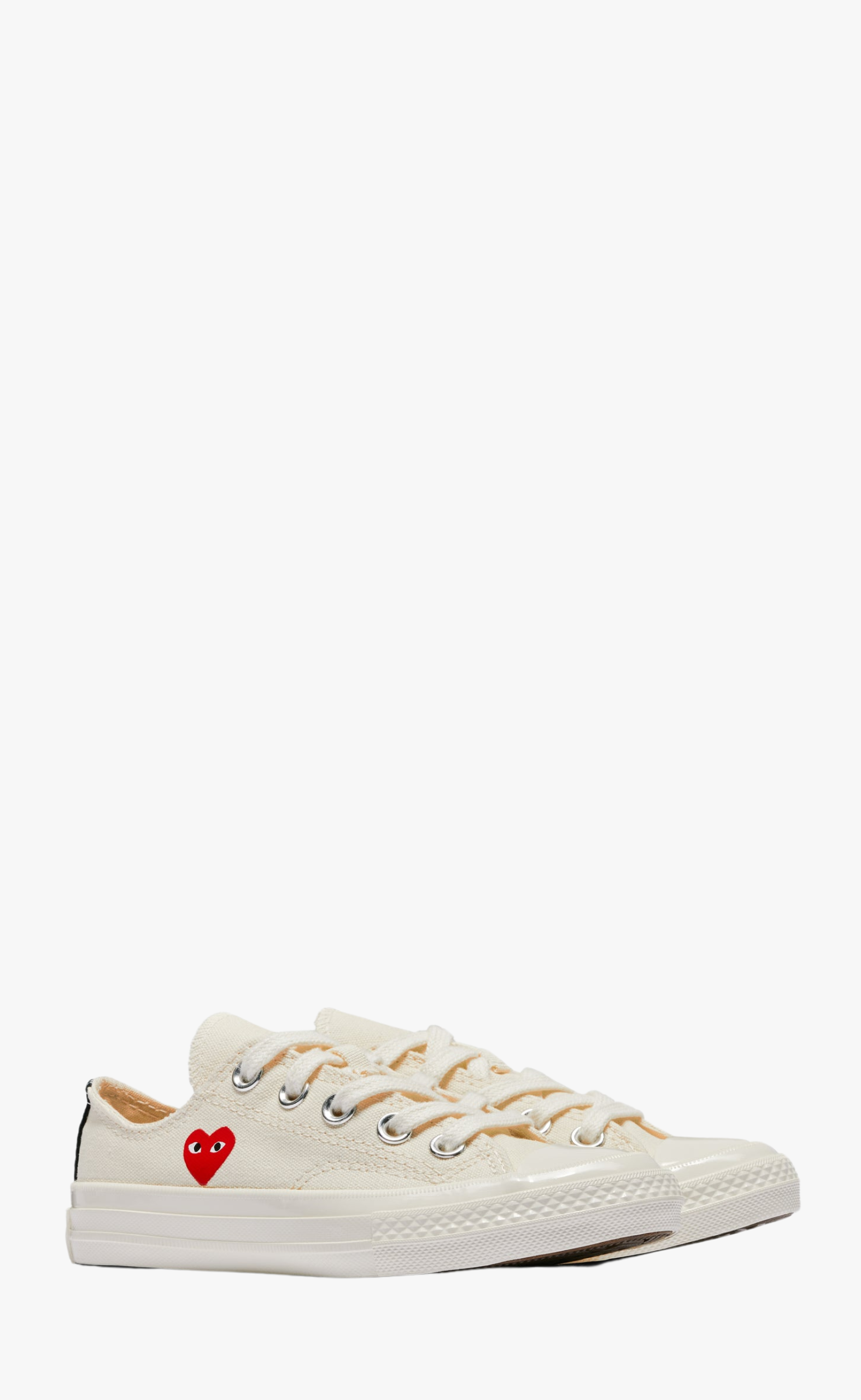 CONVERSE KIDS SMALL RED HEART LOW TOP BEIGE SNEAKER