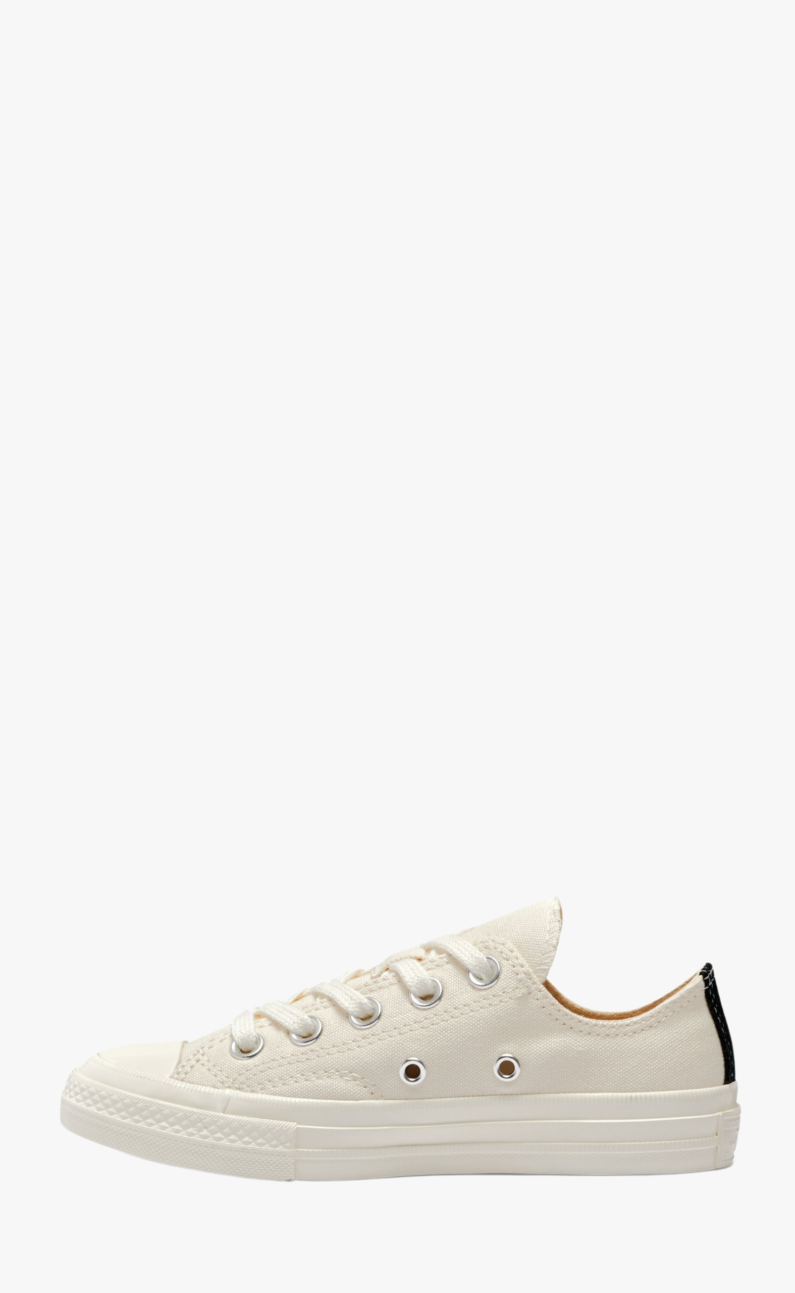 CONVERSE KIDS SMALL RED HEART LOW TOP BEIGE SNEAKER
