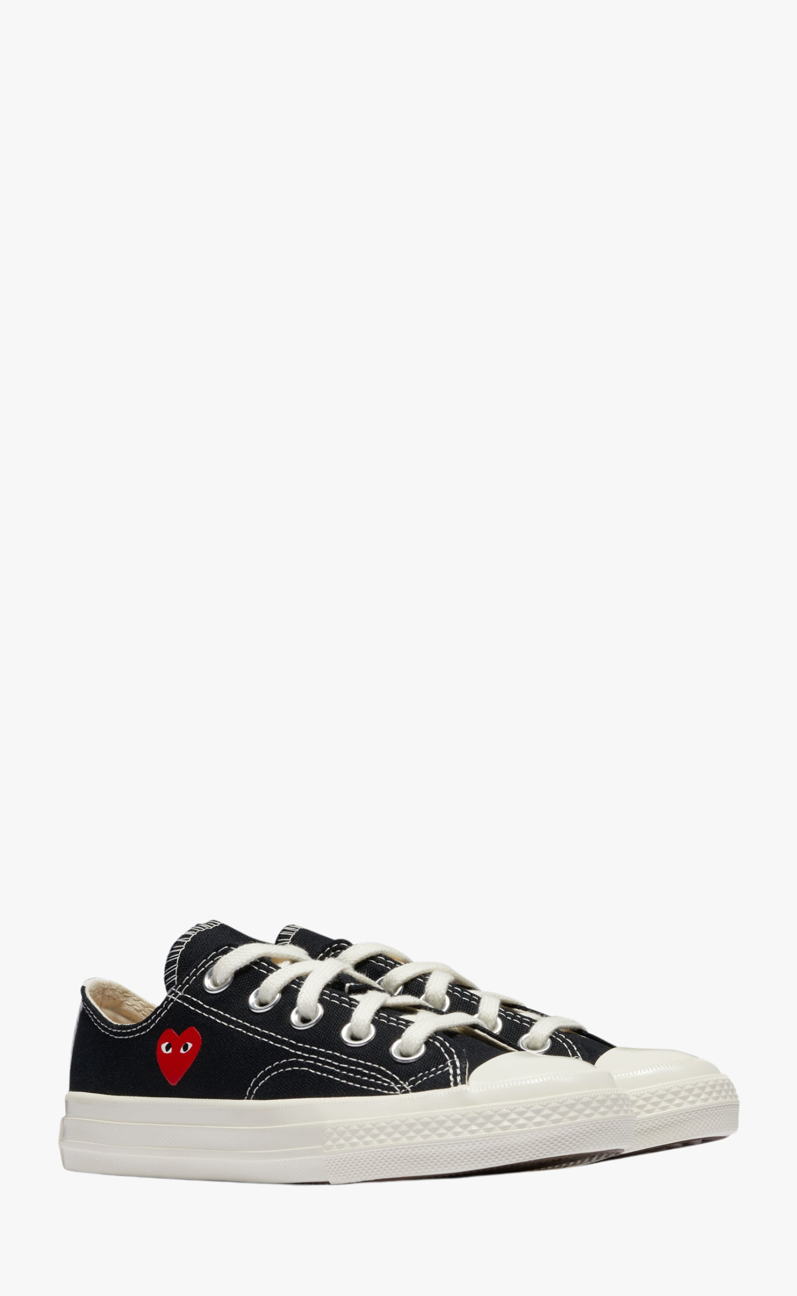 CONVERSE KIDS SMALL RED HEART LOW TOP BLACK SNEAKER